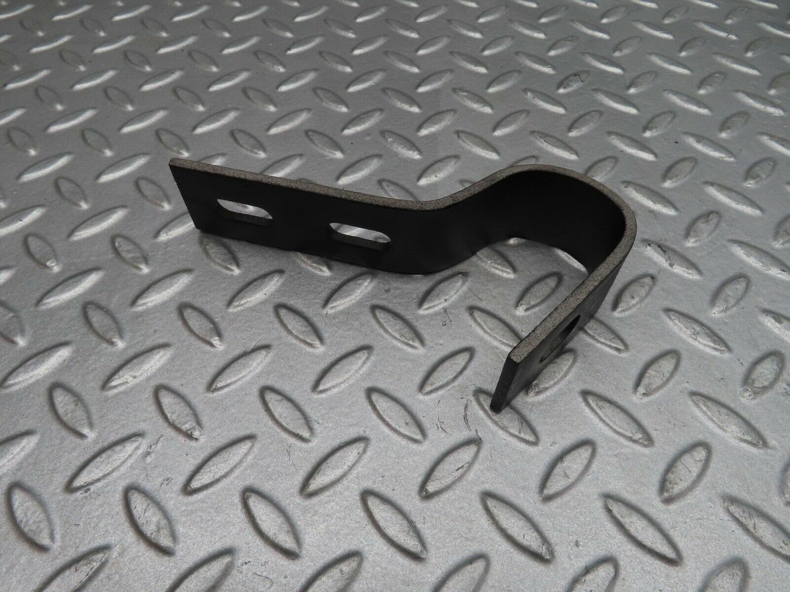 12281 Mercedes-Benz W108 280SE 3.5 Front Bumper Bracket