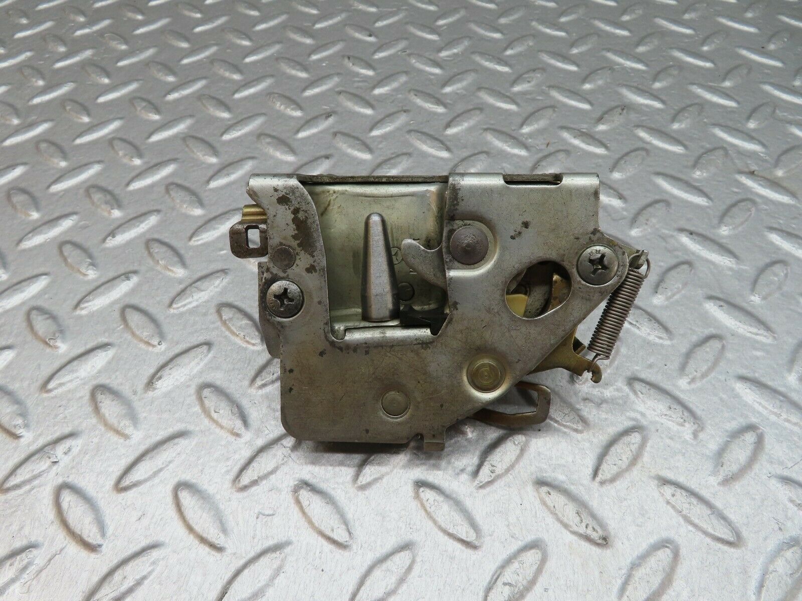 18041 Mercedes-Benz W123 200 Rear Left Door Lock Mechanism