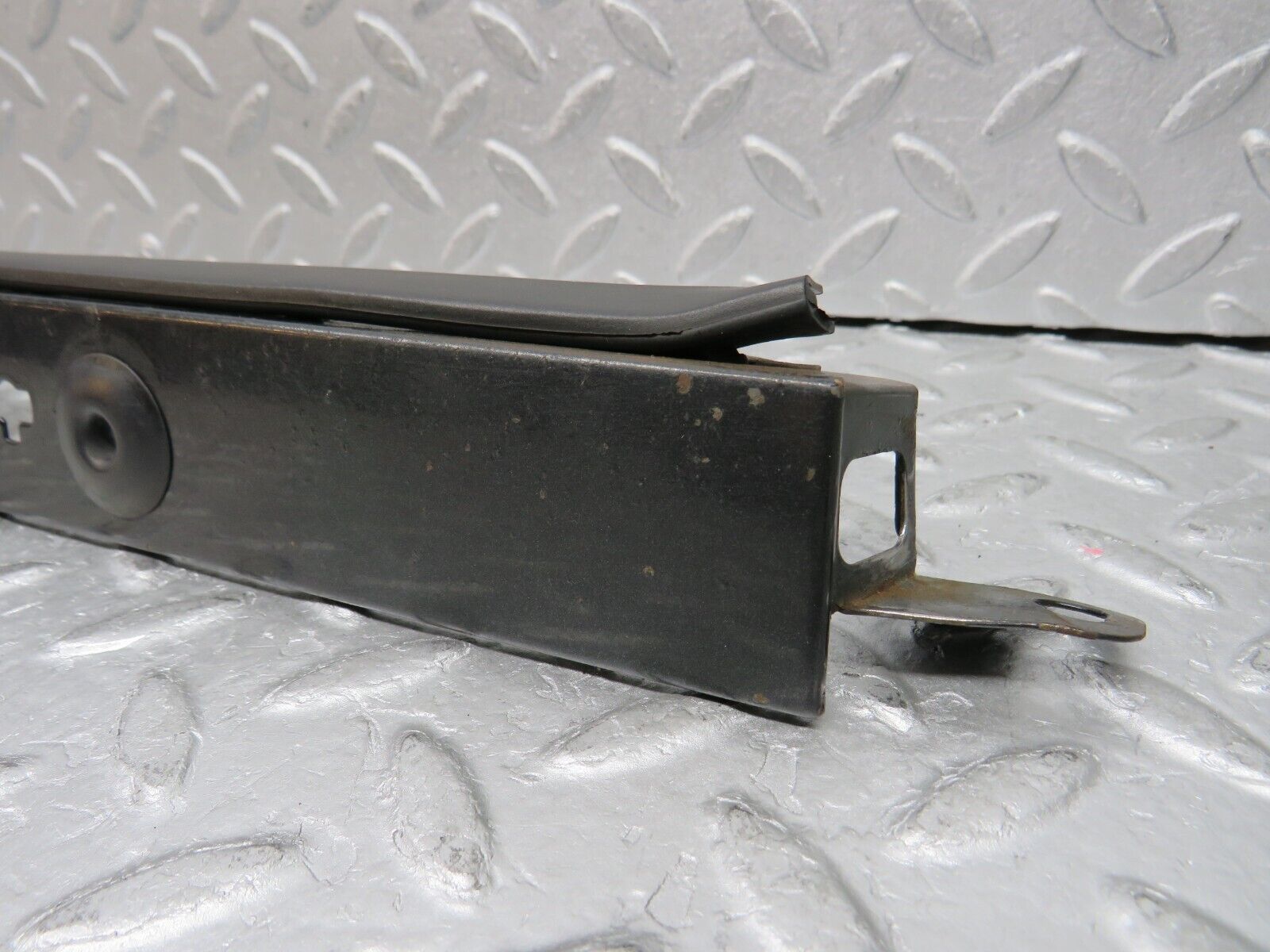 37786 Mercedes-Benz A124 320E Cabriolet Under Headlight Trim Right