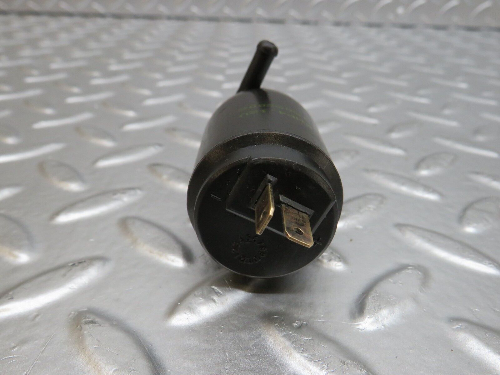 25452 Mercedes-Benz W123 200 Windscreen Washer Pump