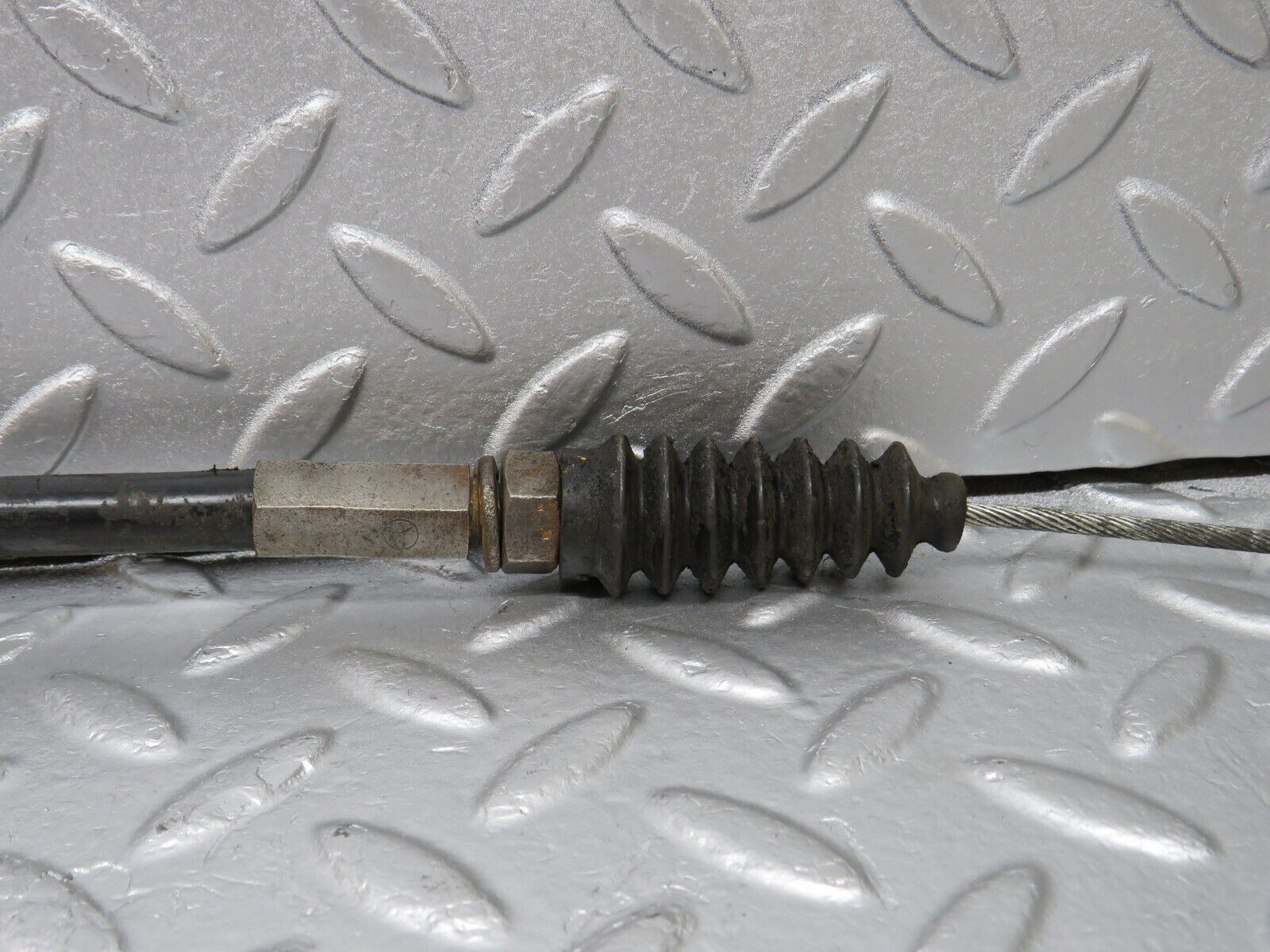 40454 Mercedes-Benz W110 230 Handbrake Cable Handbrake Pulley 1104200790