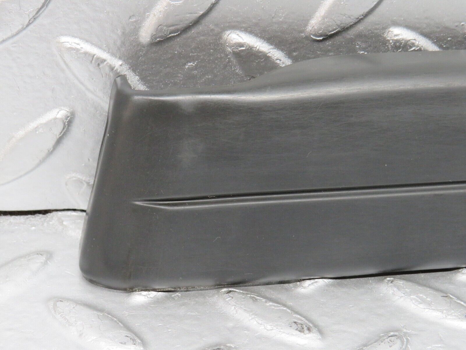 33781 Mercedes-Benz W201 190E 2.0L Front Right Fender Wing Lower Moulding Trim