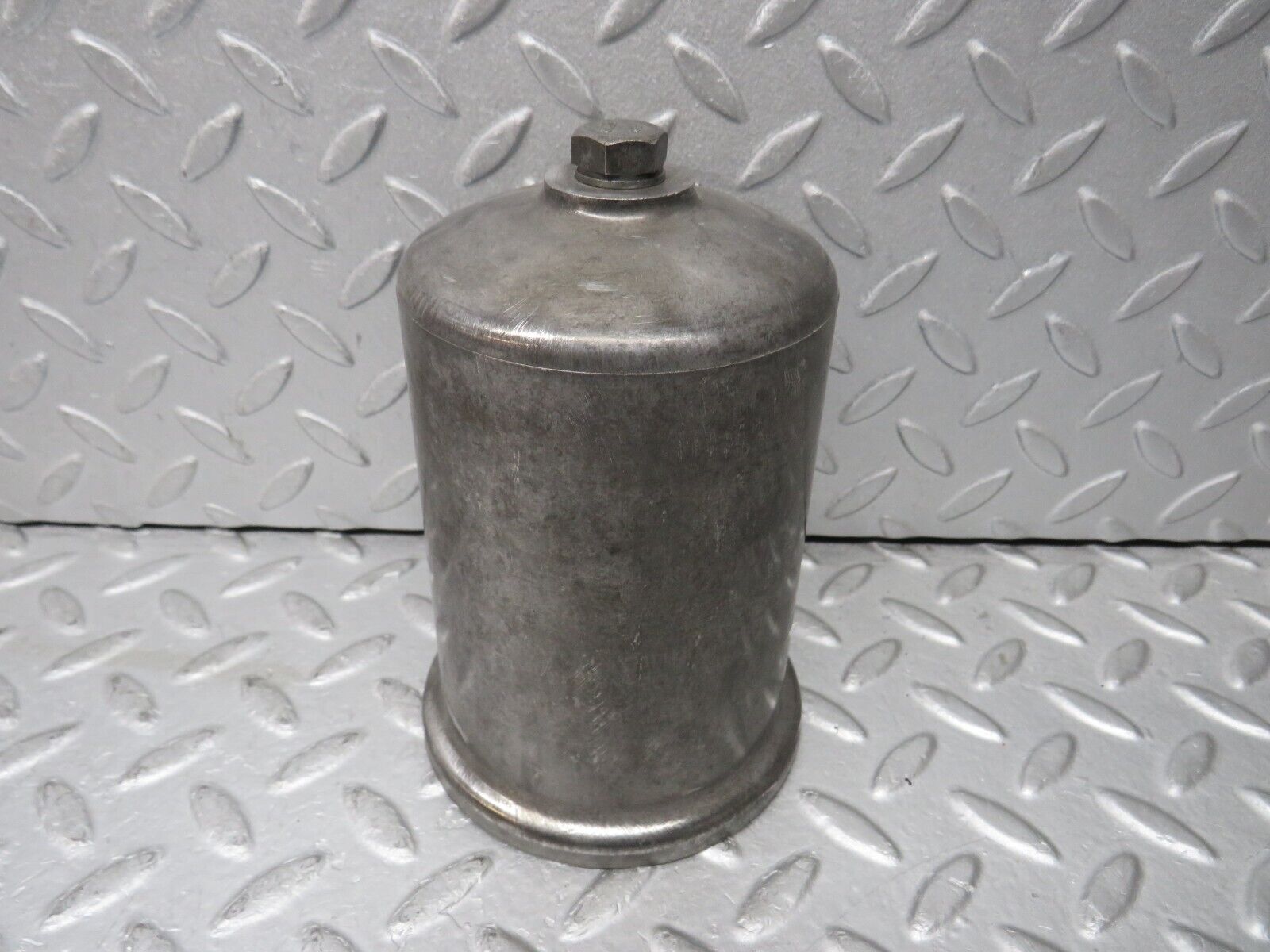 37644 Mercedes-Benz W109 300SEL Oil Filter Housing