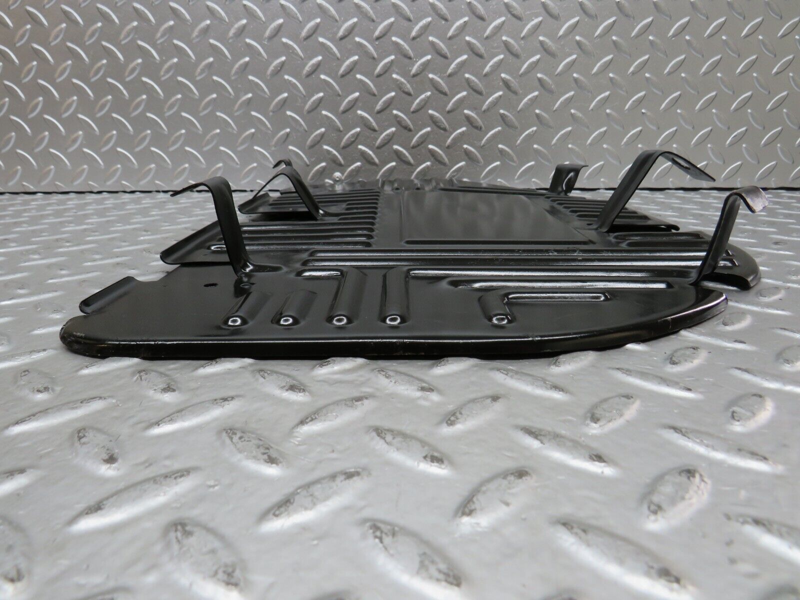 27762 Mercedes-Benz S124 300TE Wagon Front Right Floor Relay Cover 2028171320