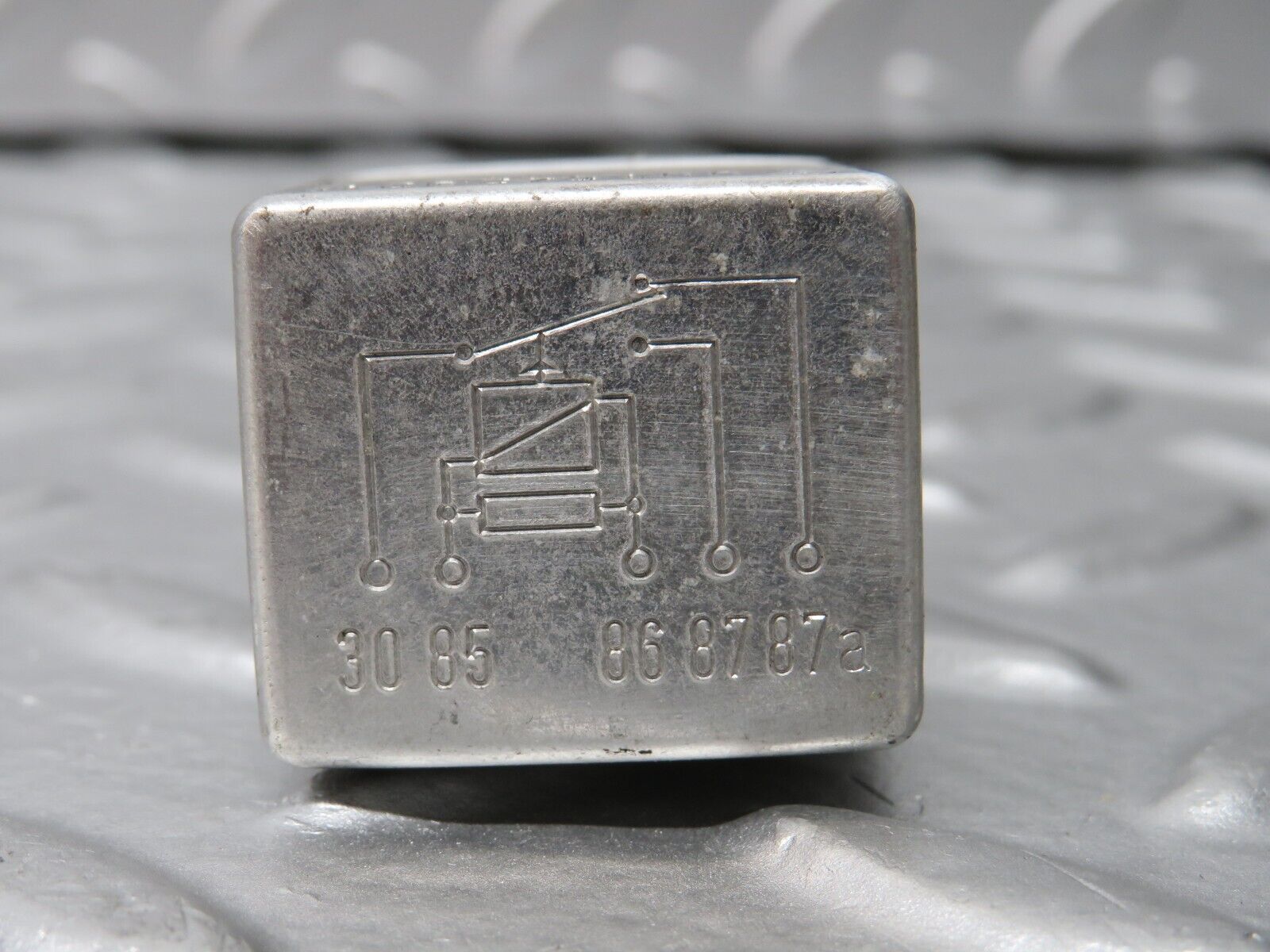 31231 Mercedes-Benz S124 220TE Wagon Multi Purpose Relay 0015420219