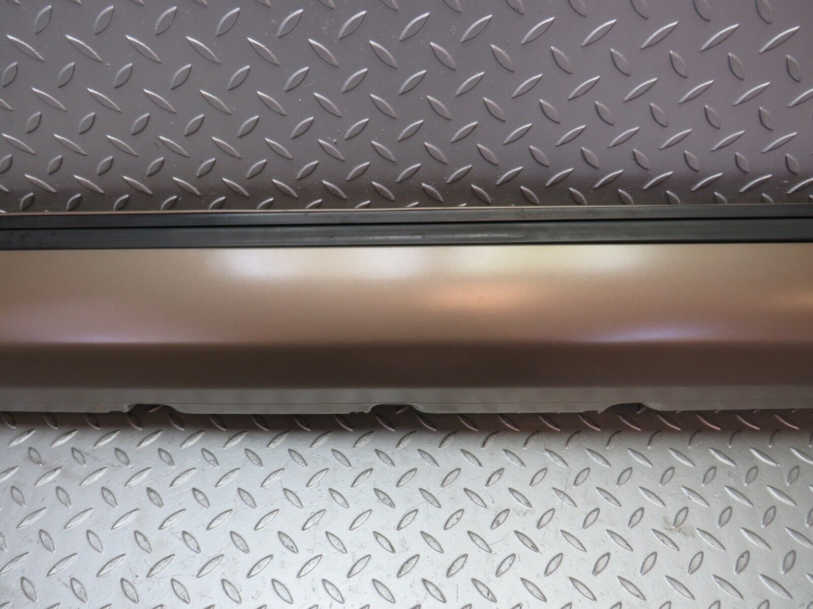 29212 Mercedes-Benz W124 230E Side Skirt Left Side 1246902340