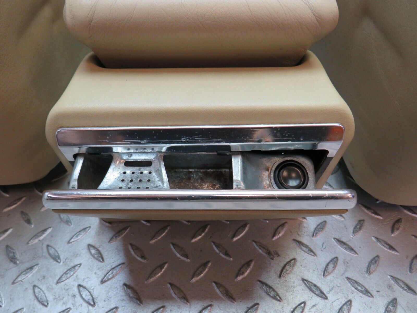 34414 Mercedes-Benz C126 380SEC Coupe Rear Seat Set Leather Beige 1249240123