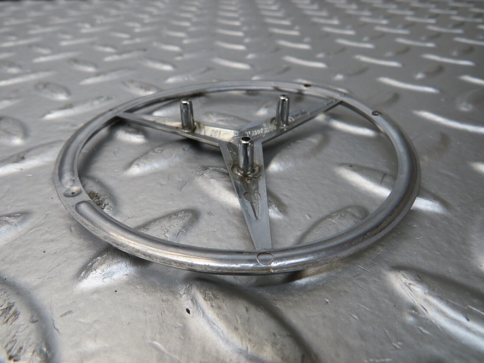 25953 Mercedes-Benz W124 280E Chrome Rear Emblem 2017580058