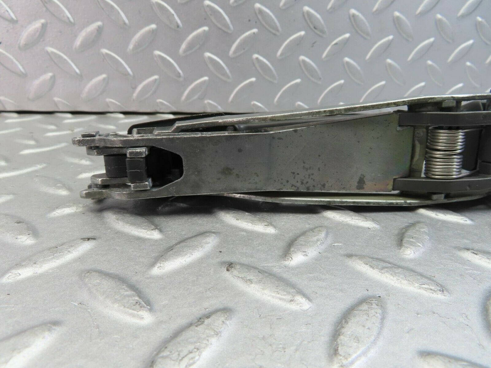 9381 Mercedes-Benz C124 300CE Coupe Left Door Handle No Key