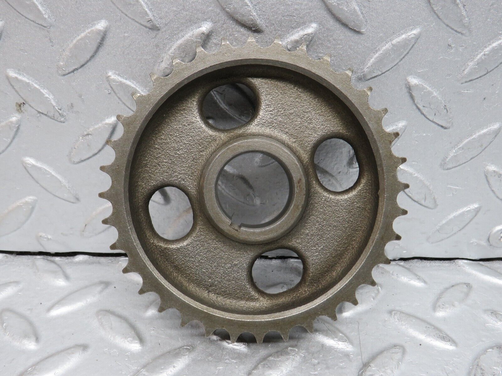 37609 Mercedes-Benz W109 300SEL Camshaft Timing Gear 1160520601