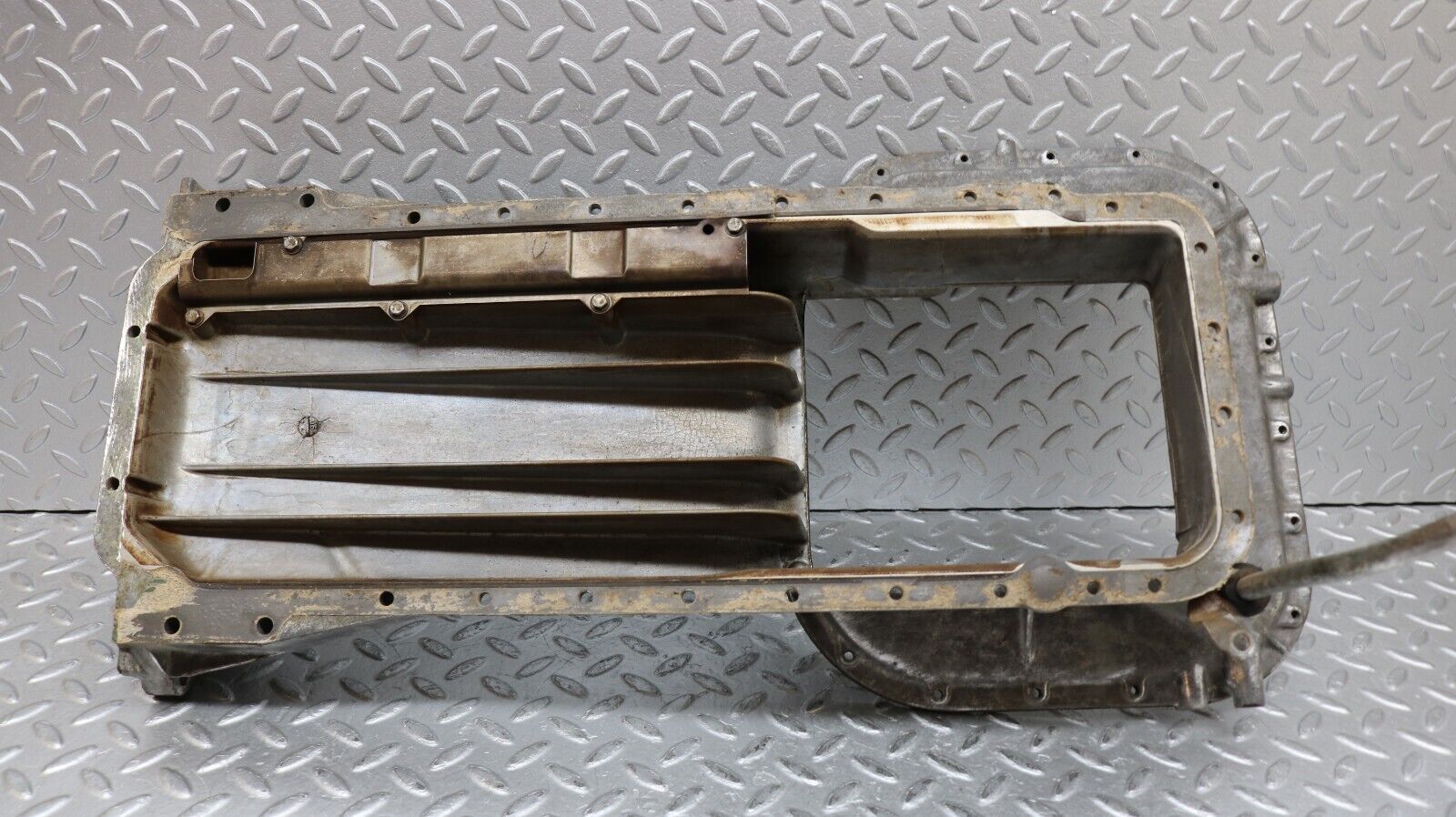 37172 Mercedes-Benz C126 420SEC Coupe Oil Pan Oil Sump 1170140002