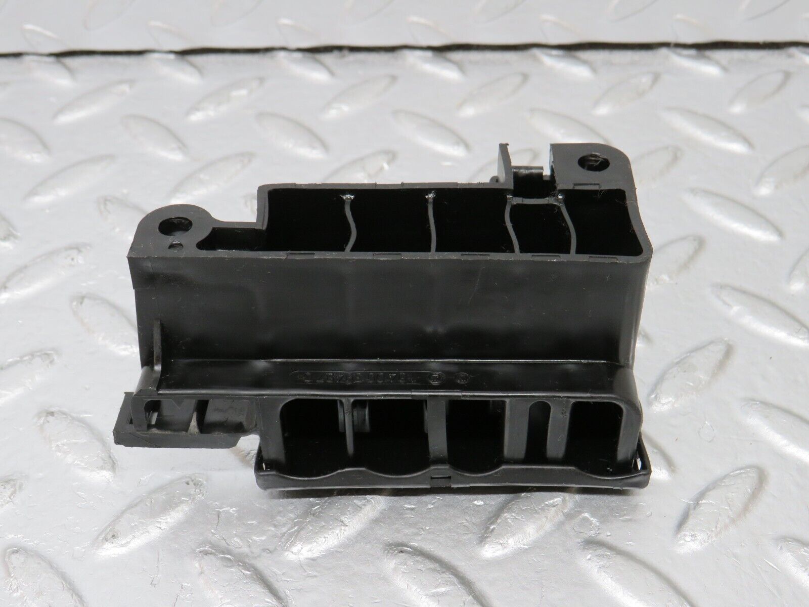 34423 Mercedes-Benz C126 380SEC Cable Wire Distributor Connector 1040030407