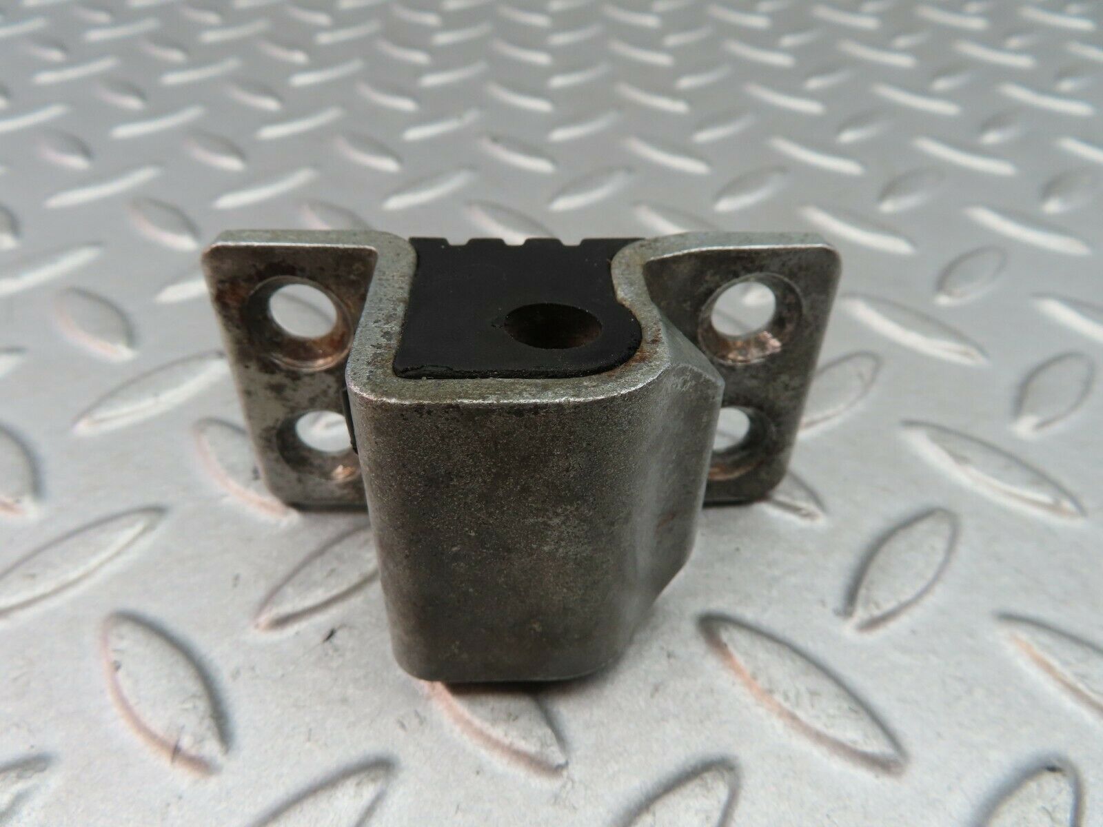 6352 Mercedes-Benz W126 380SE Door Lock Latch Left Side