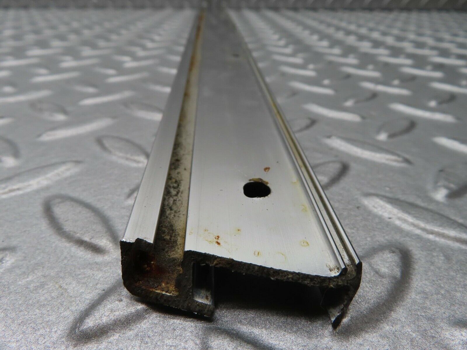 14089 Mercedes-Benz C107 280SLC Roof Chrome Moulding Trim Right Side