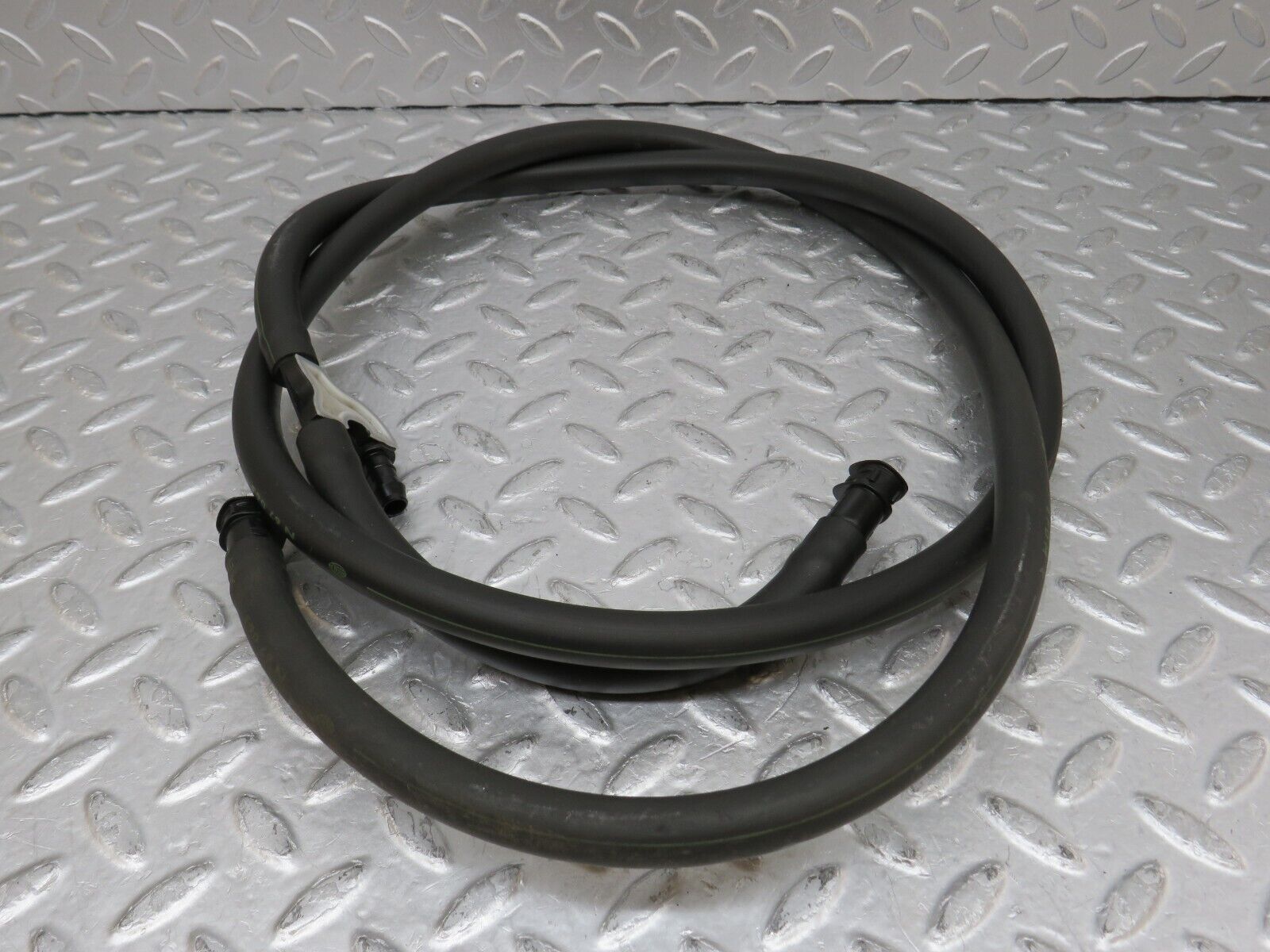 35250 Mercedes-Benz W221 Headlight Washer Hose Pipe