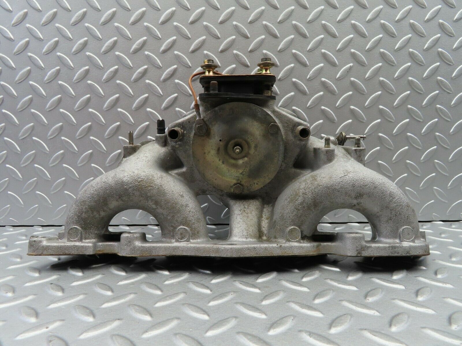 6020 Mercedes-Benz W123 200 Intake Manifold 1021411601