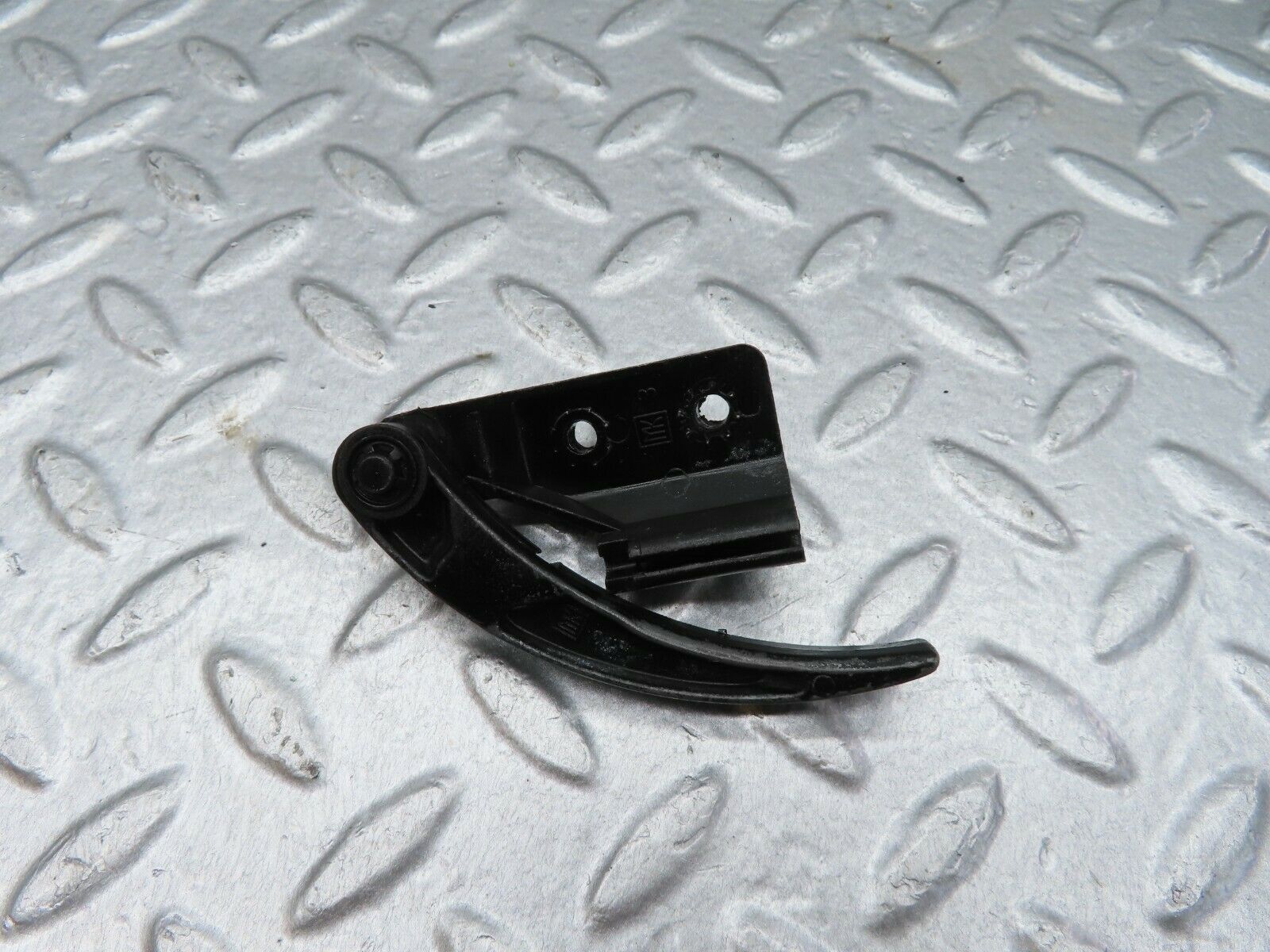 18059 Mercedes-Benz W123 200 Hood Opener Bonnet Opener Release