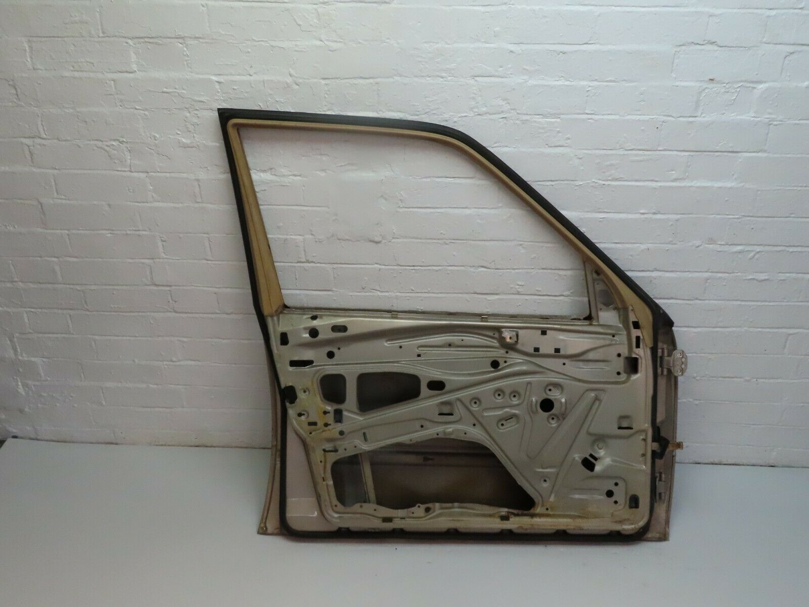 5420 Mercedes-Benz W124 230E Front Left Door