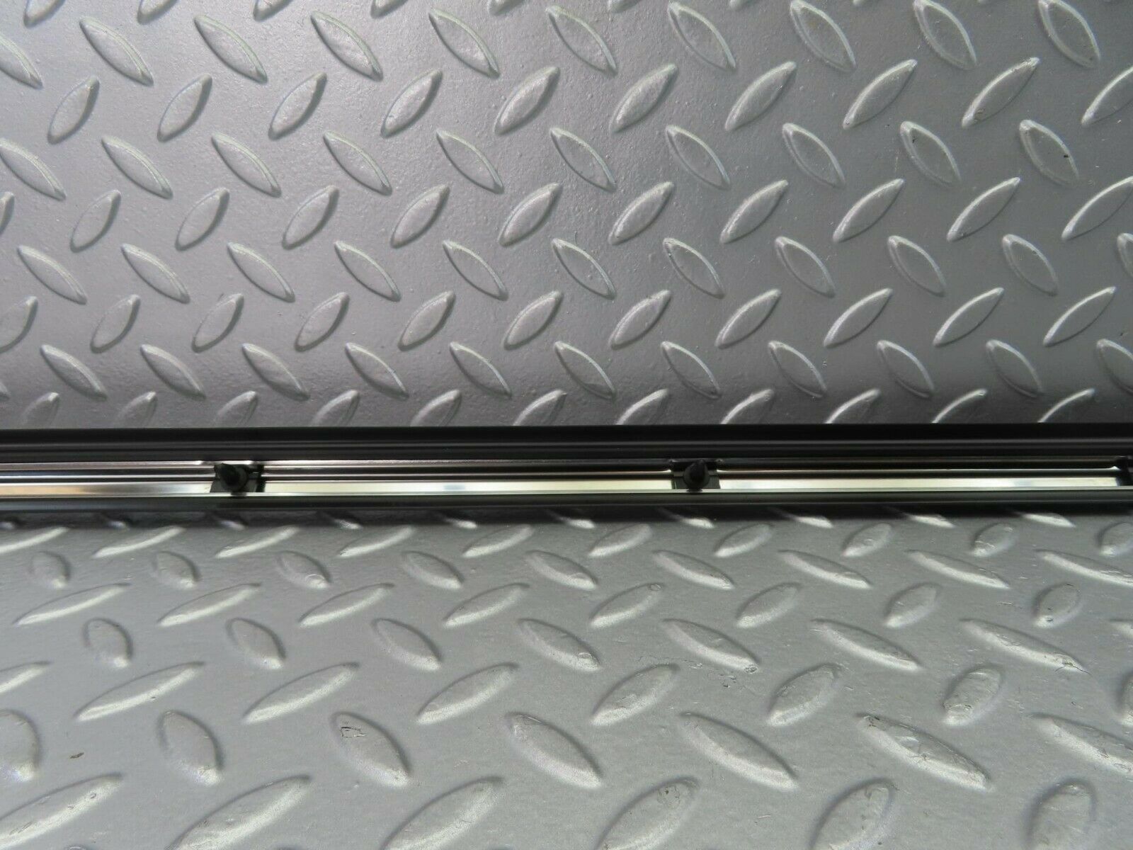 10291 Mercedes-Benz W116 Front Left Door Centre Moulding Trim