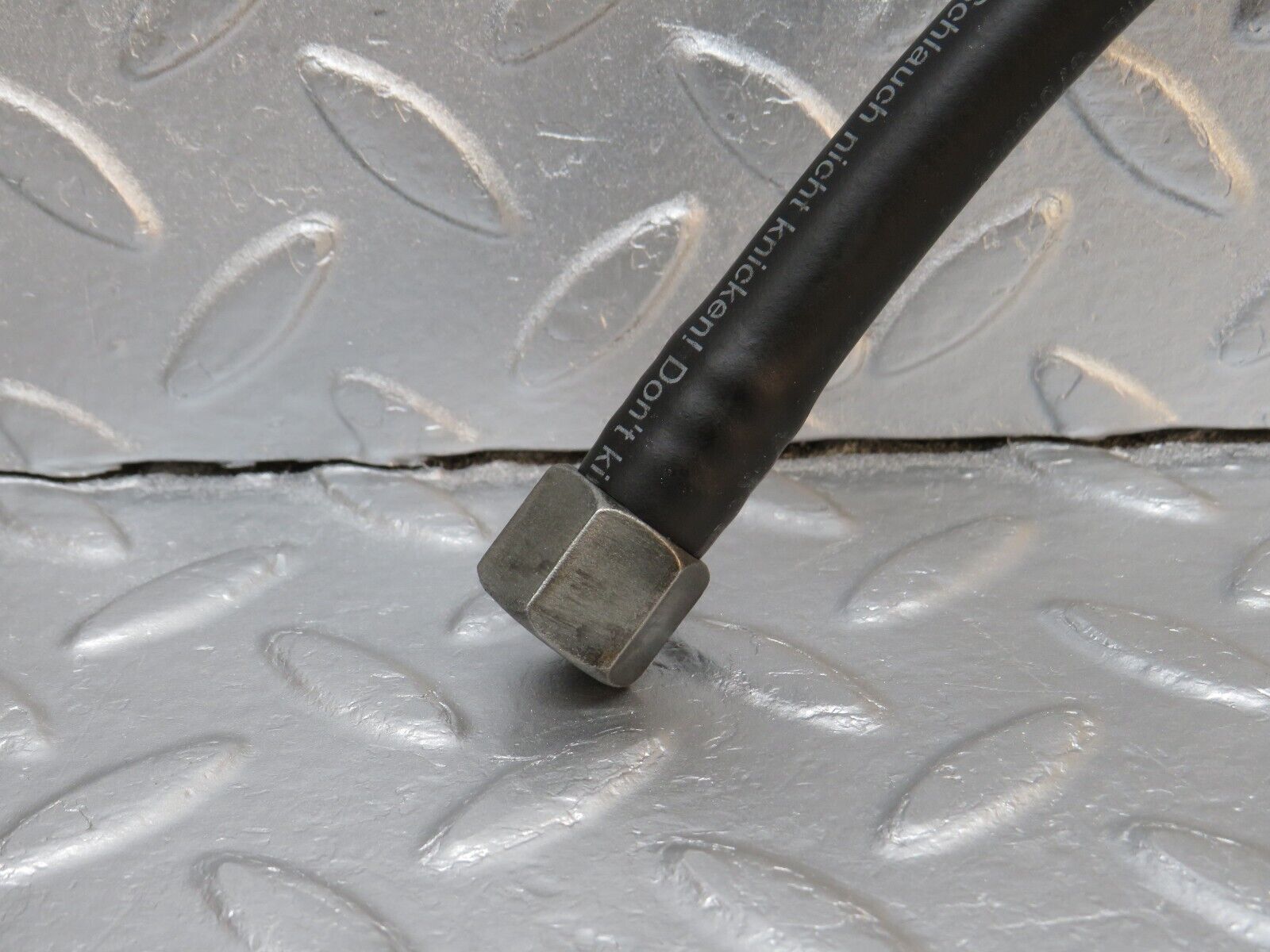 39745 Mercedes-Benz R129 320SL Coupe Fuel Pipe Line