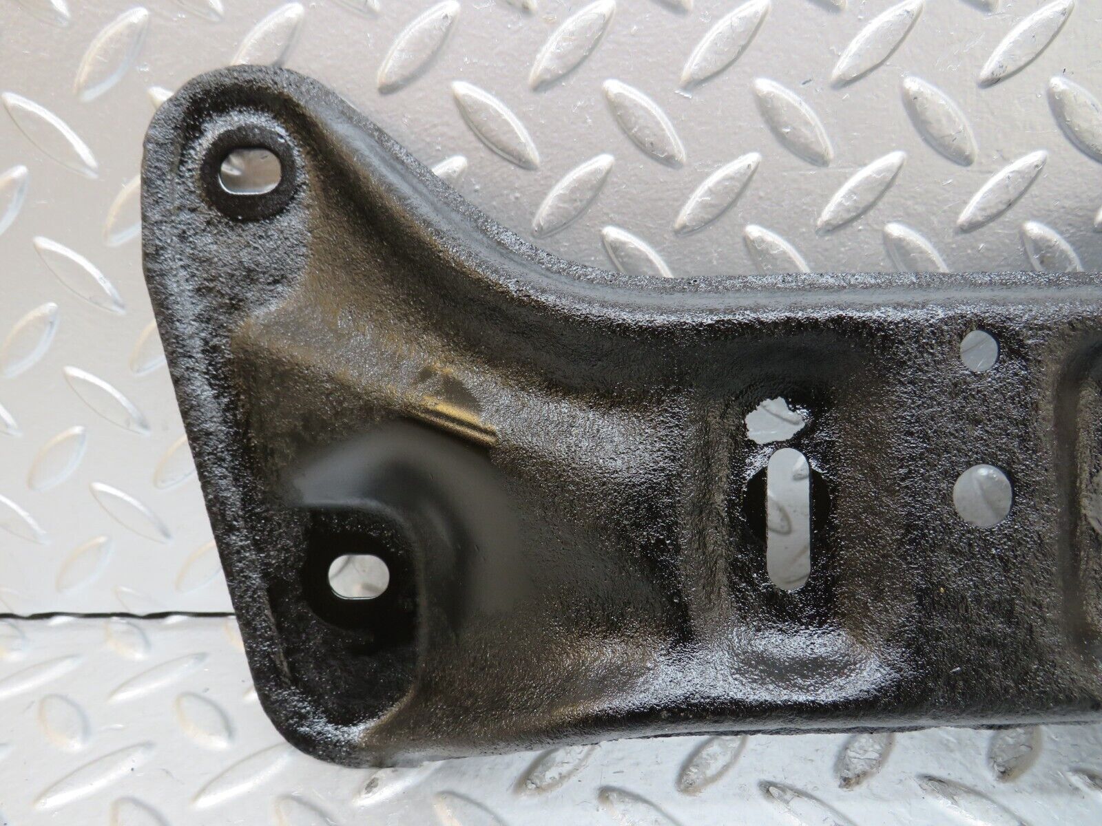 28727 Mercedes-Benz W123 230E Gearbox Mount Bracket