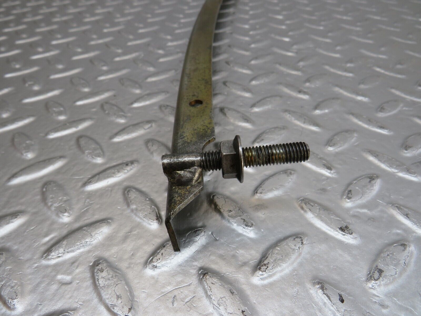 34303 Mercedes-Benz C126 380SEC Coupe Front Left Door Window Channel