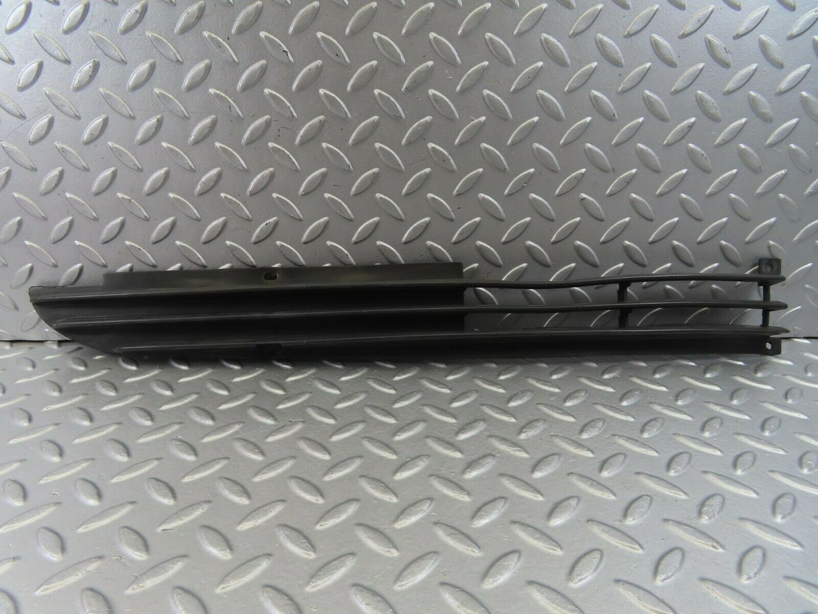 8863 Mercedes-Benz W115 Front Lower Grill Right