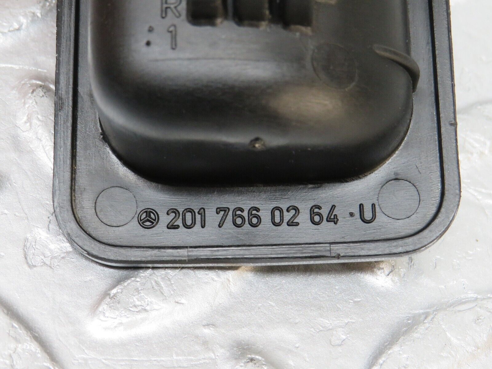 33643 Mercedes-Benz W201 190E 2.0L Right Interior Door Handle 2017660264