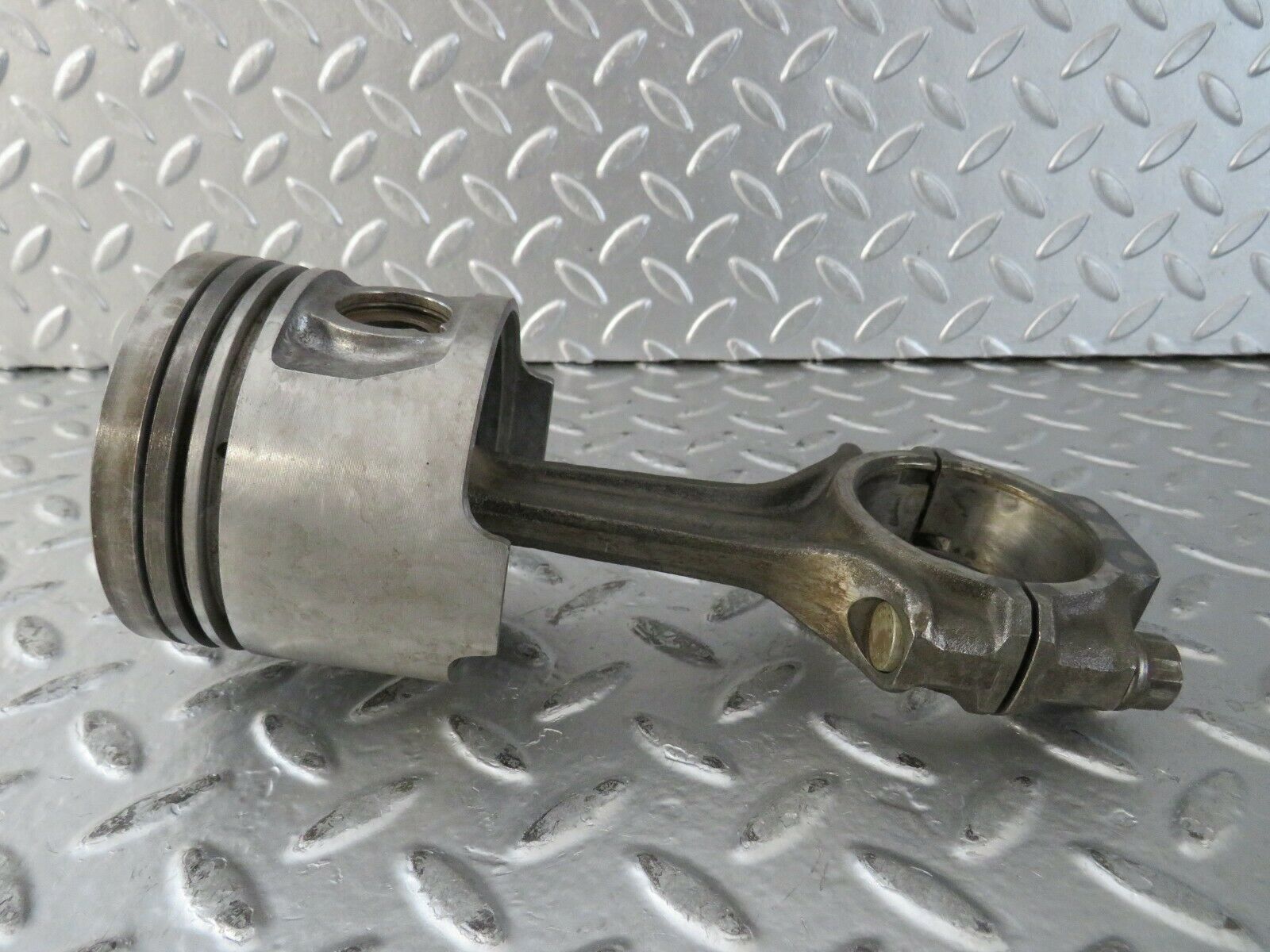 23582 Mercedes-Benz W114 280E Piston With Connecting Rod 86.00 mm