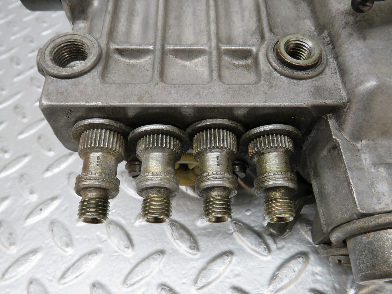 27751 Mercedes-Benz S124 300TE Diesel Fuel Injection Pump Bosch 6060700301