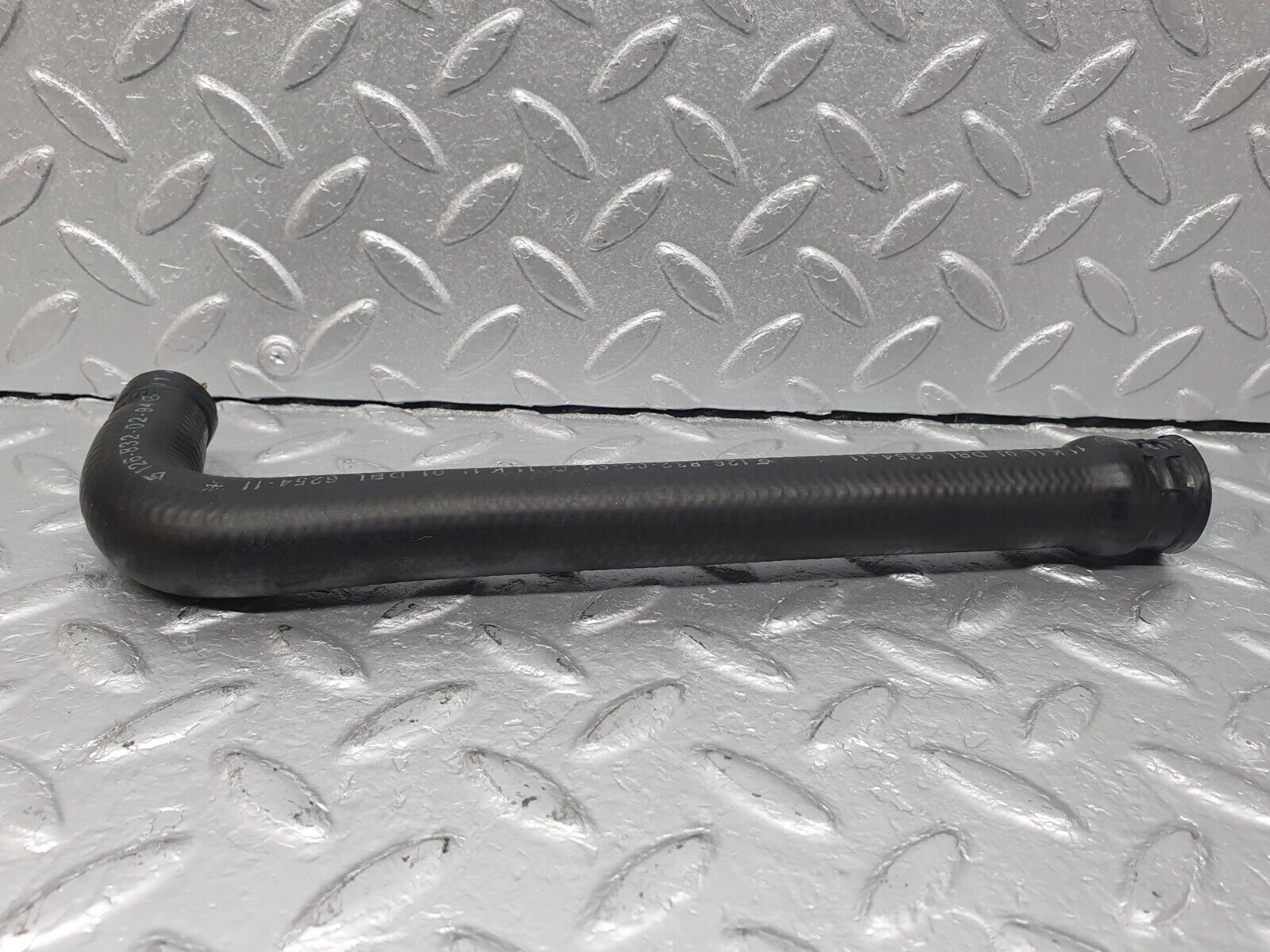 41042 Mercedes-Benz W126 300SE Heater Hose 1268320294