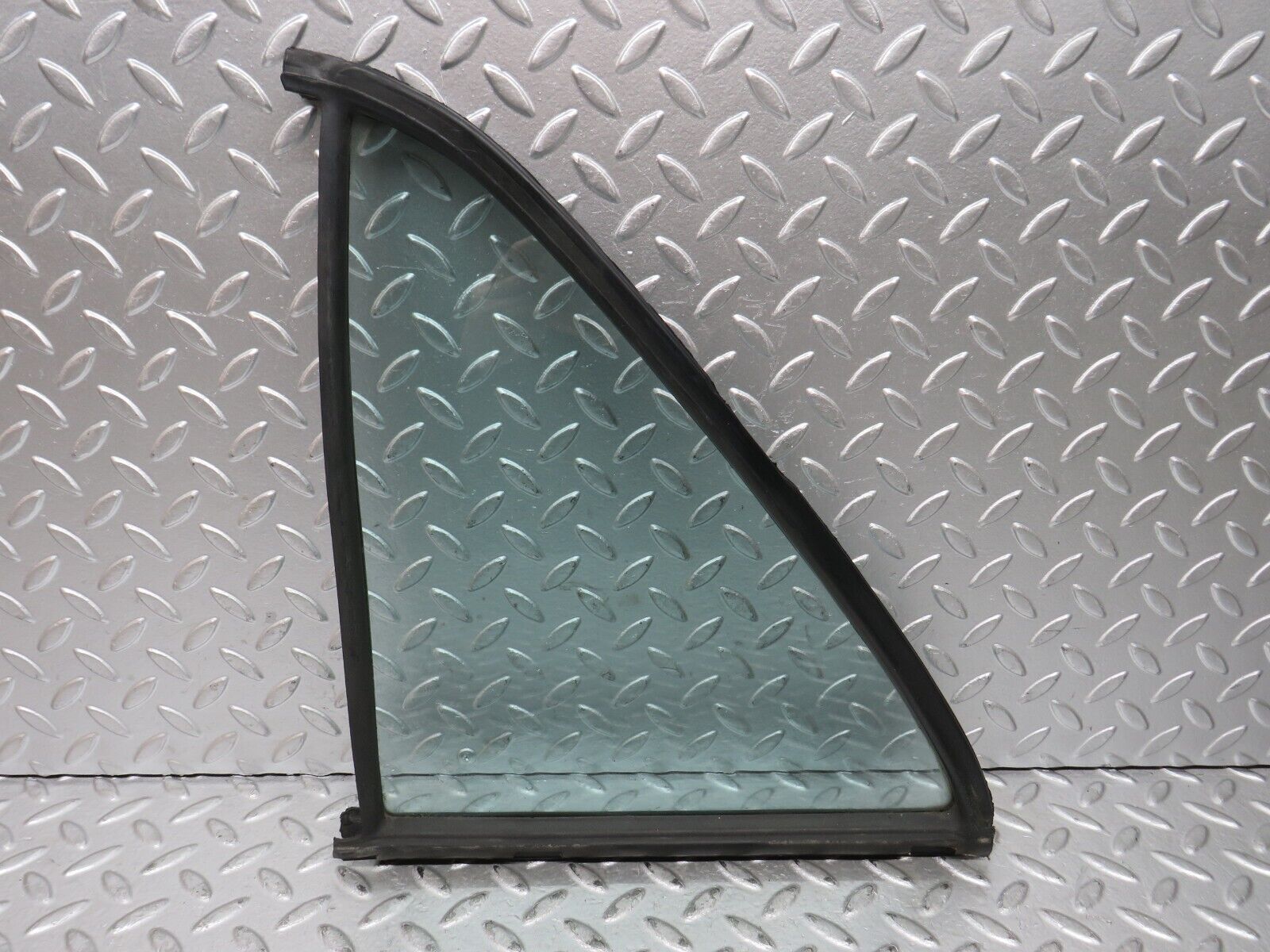 28858 Mercedes-Benz W123 230E Rear Left Quarter Window Glass 1237350124