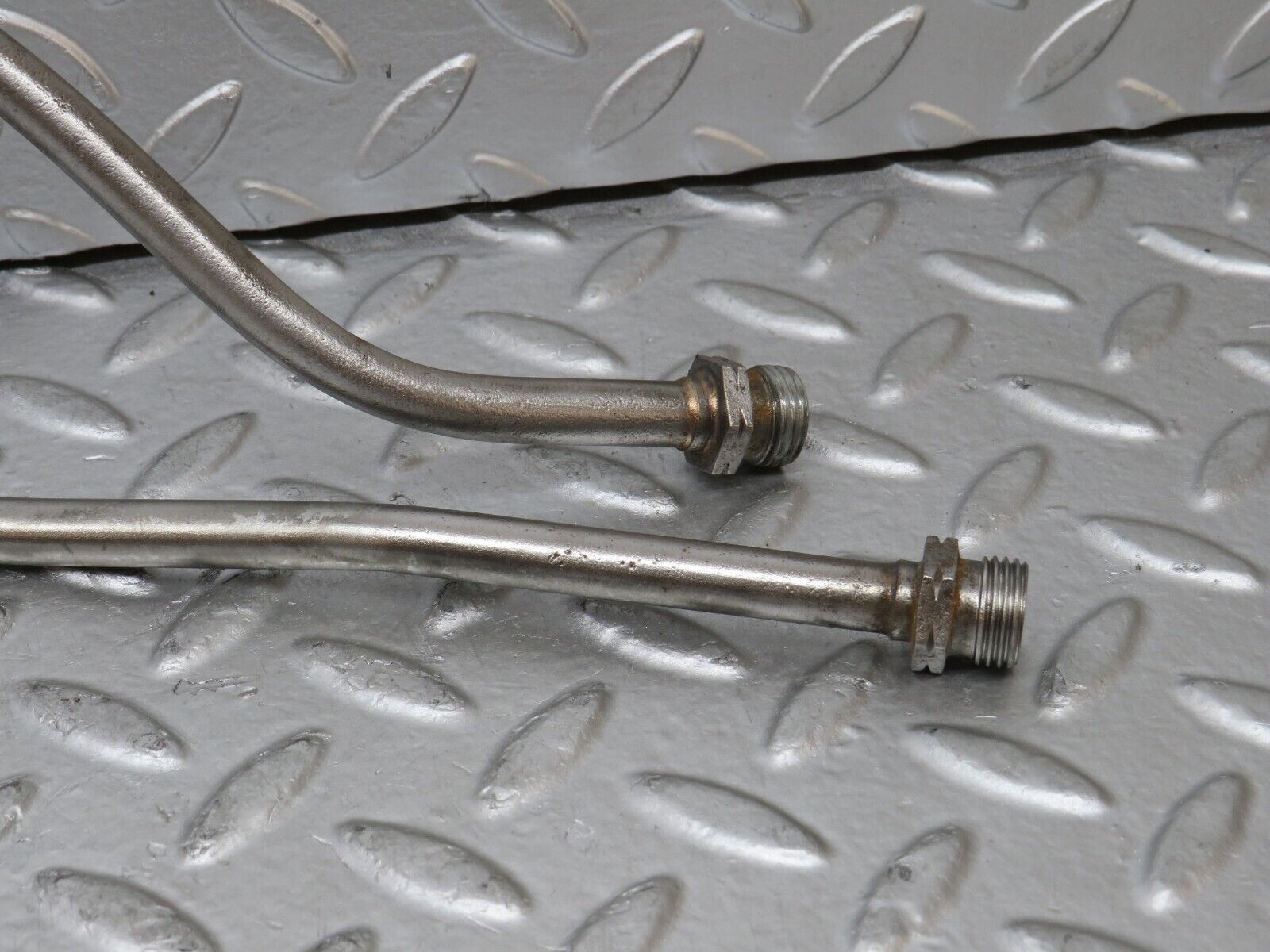 28072 Mercedes-Benz W123 280E Gearbox Oil Pipe Hose