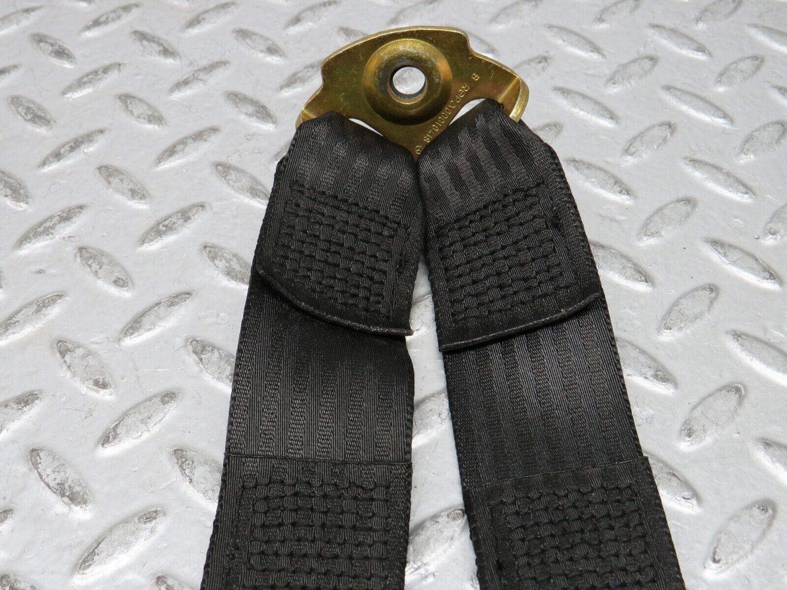 28636 Mercedes-Benz W123 280E Seat Belt Buckle Rear 1238607369