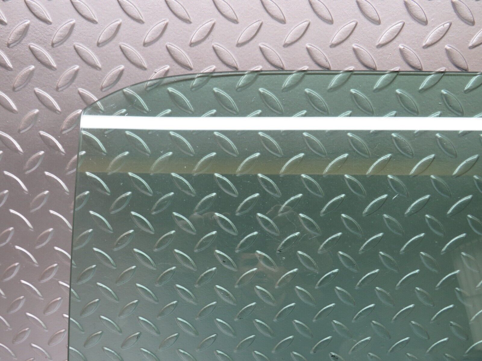 25644 Mercedes-Benz W124 280E Rear Right Door Window Glass