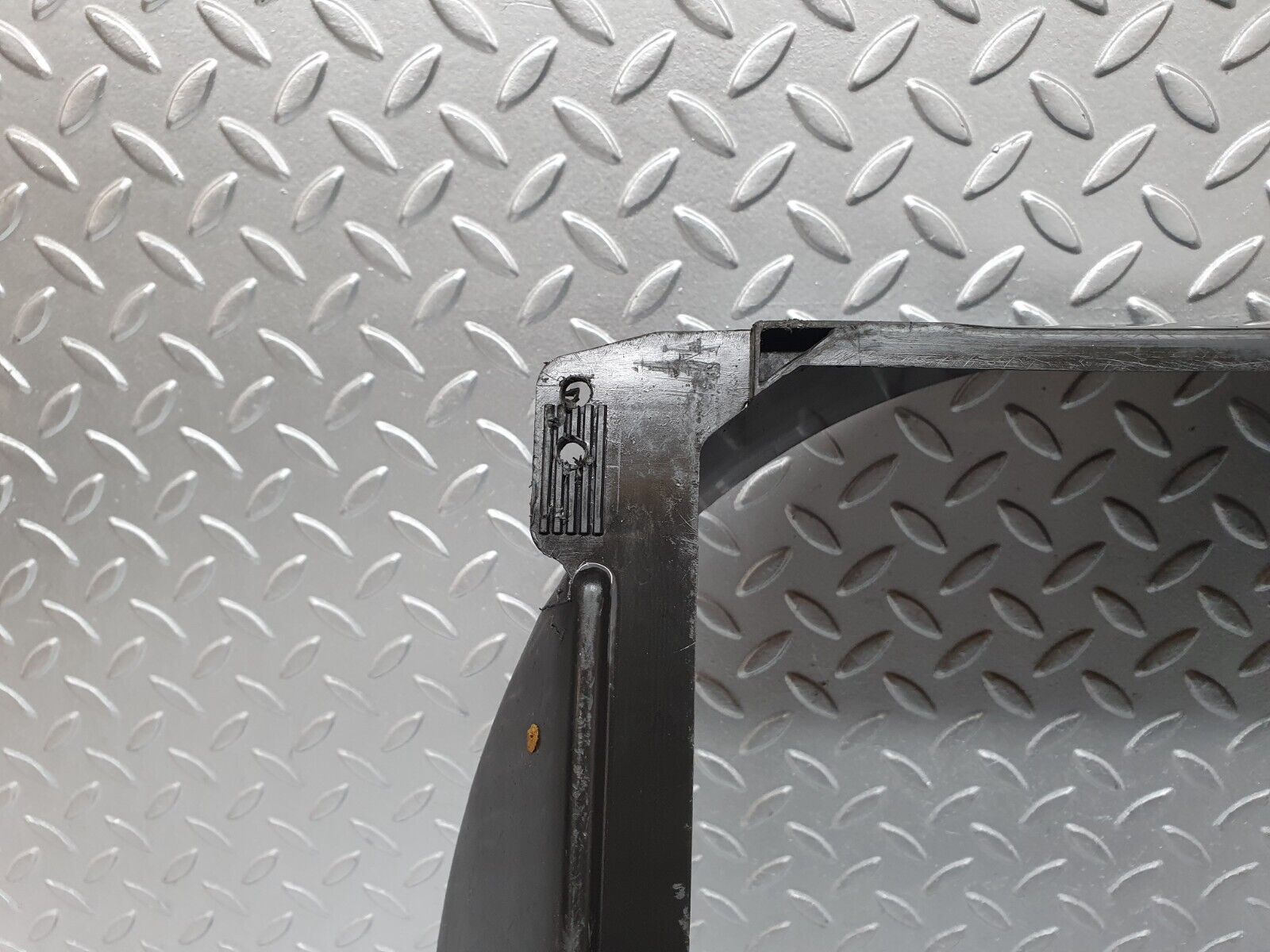 41467 Mercedes-Benz W124 200E Radiator Fan Shroud Fan Cover 1245050055