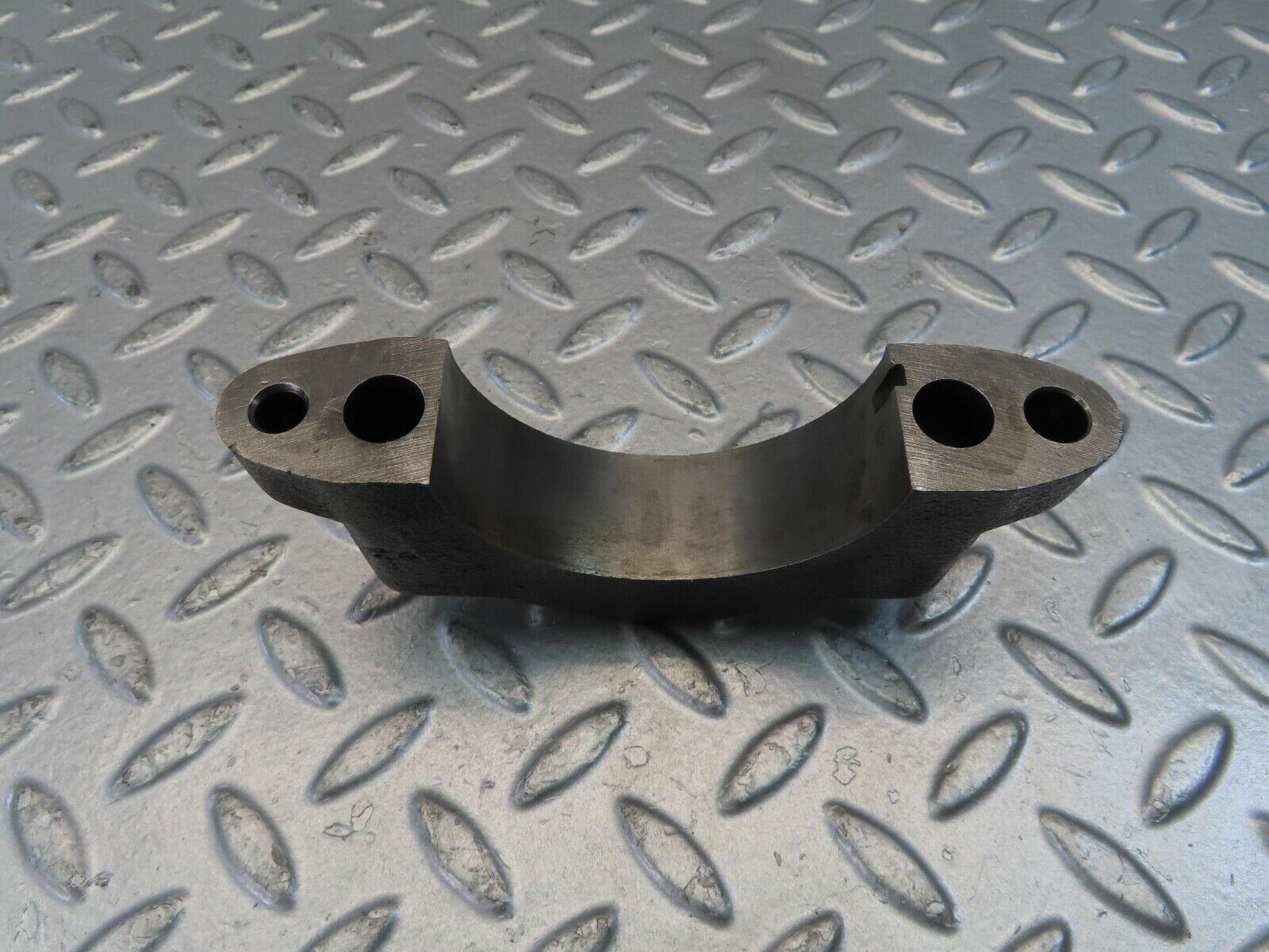 10990 Mercedes-Benz W115 220D Crankshaft Bearing Holder Block 6150110111