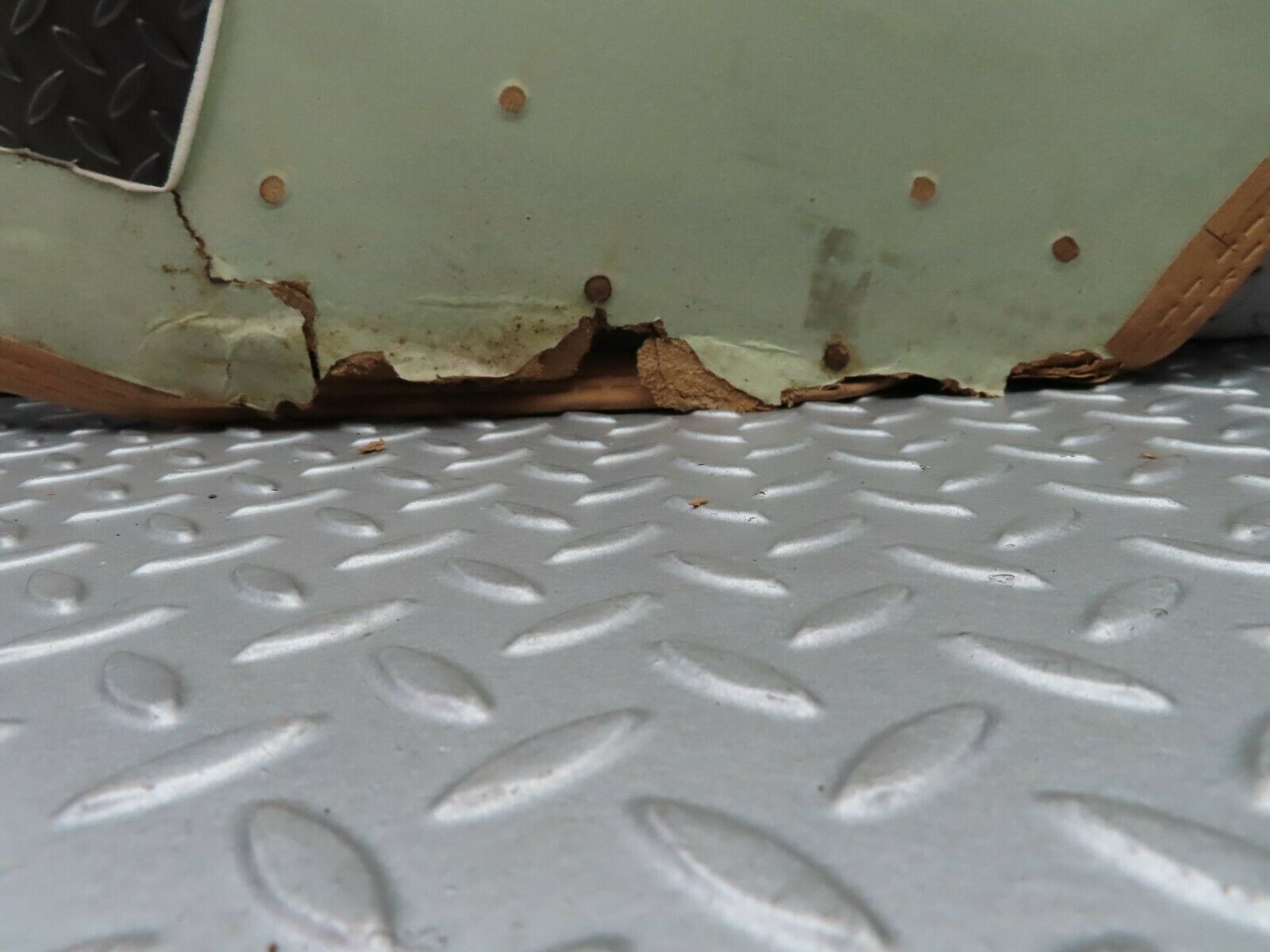 5725 Mercedes-Benz W123 200 Rear Left Door Card