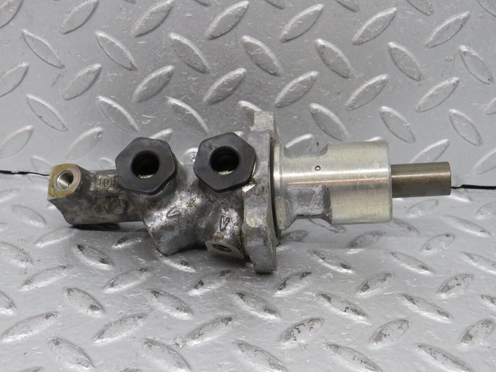 38740 Mercedes-Benz W201 190E 2.6L Brake Master Cylinder ATE
