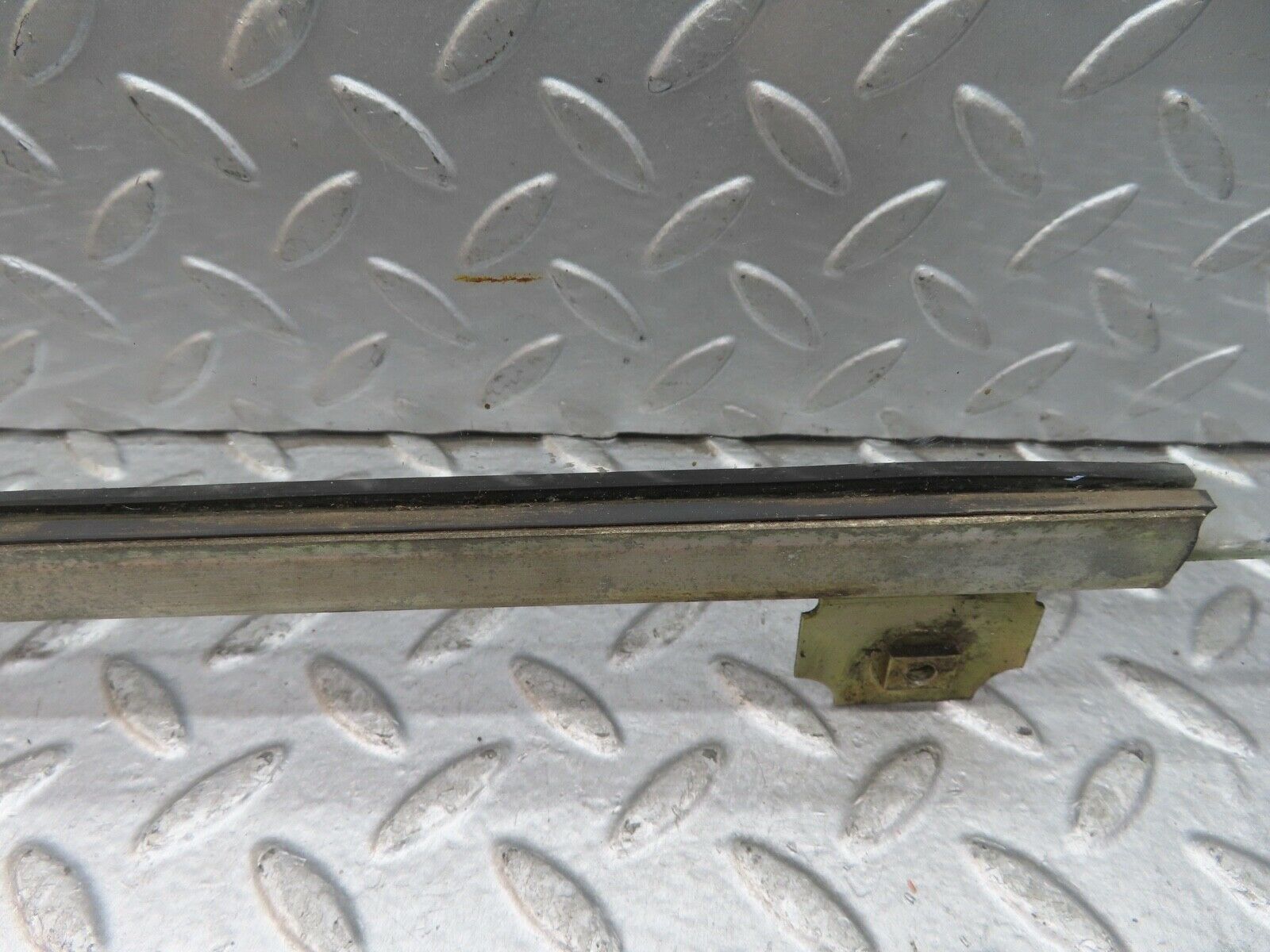 18814 Mercedes-Benz W116 Rear Left Door Window Glass