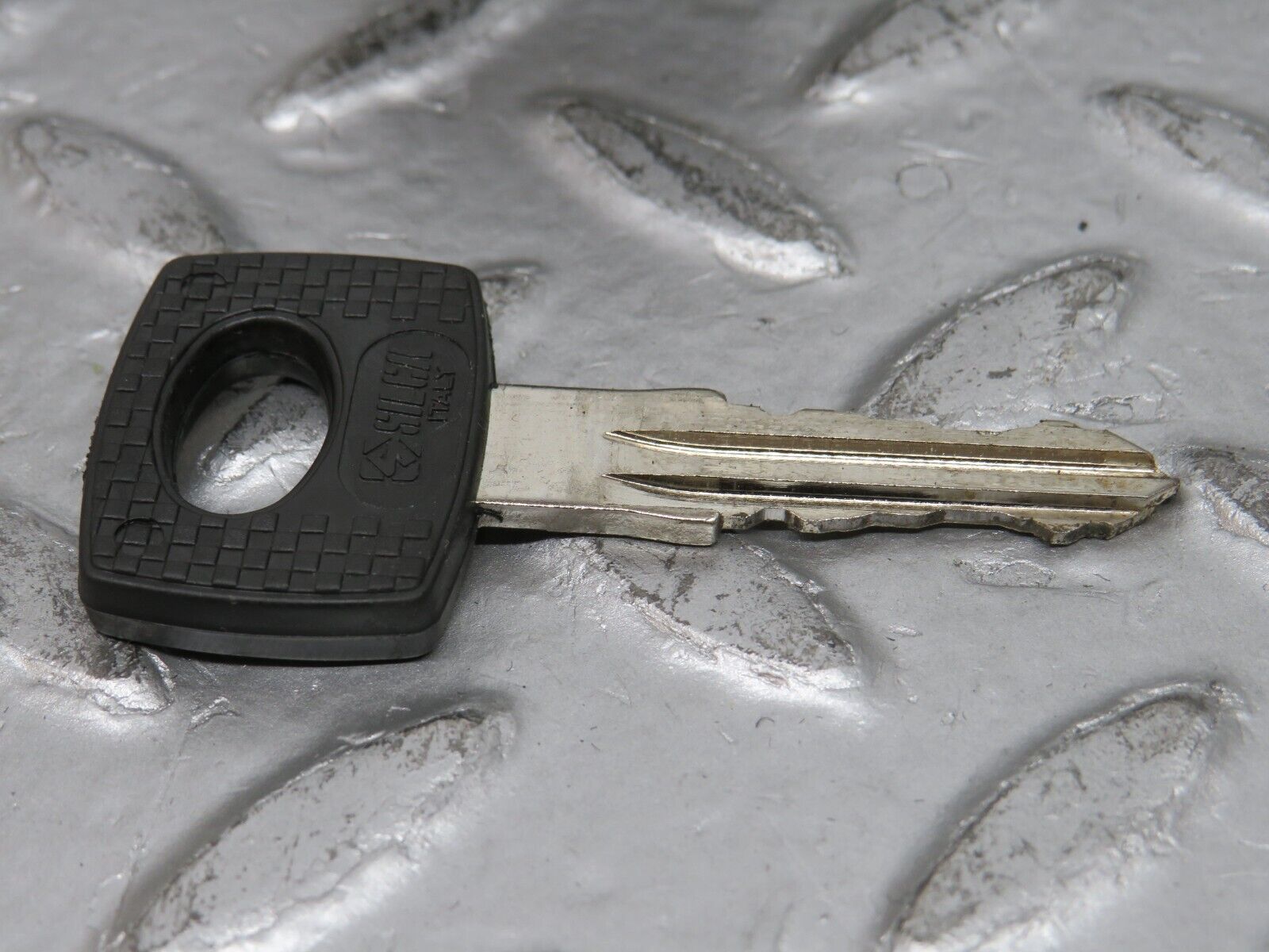 29774 Mercedes-Benz W123 230E Steering Lock Ignition Switch With Key 1264620630