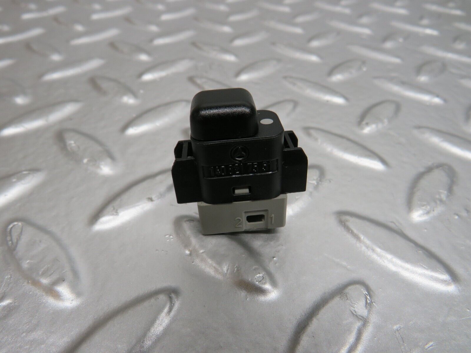 24694 Mercedes-Benz W140 S320 Child Lock Control Switch 1408217551