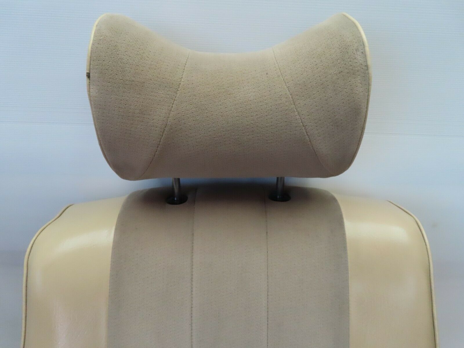 7323 Mercedes-Benz W116 450SE Front Left Seat Driver Seat