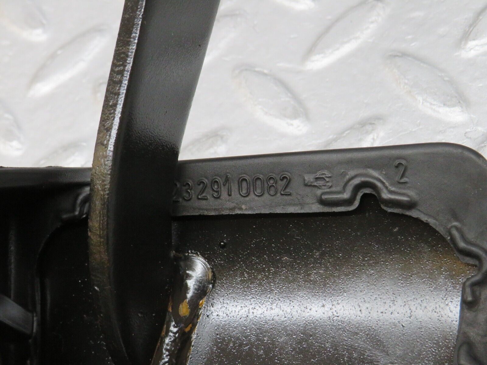 36536 Mercedes-Benz W201 190E 2.0L Brake Pedal With Rubber 1232910082