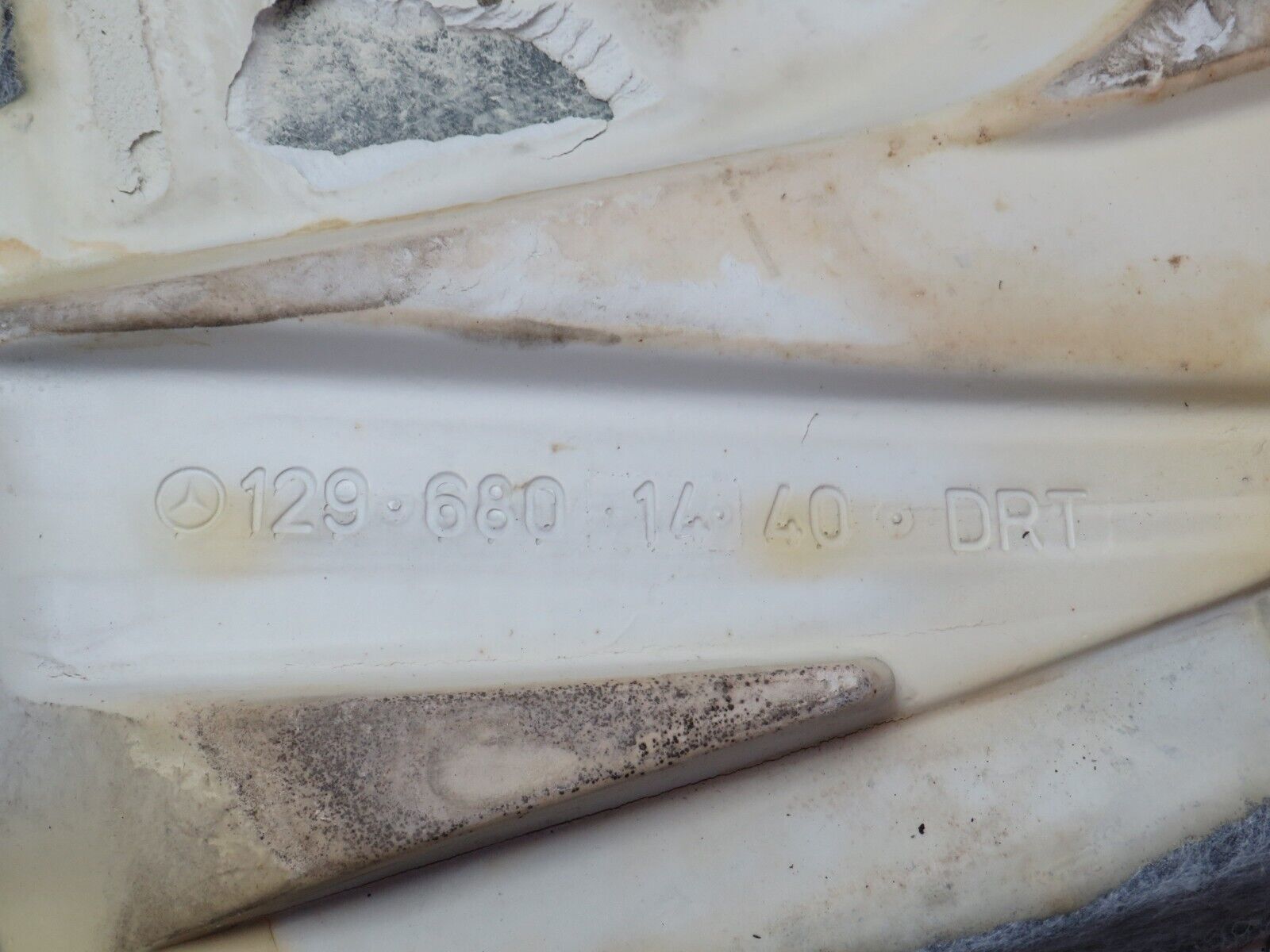 39537 Mercedes-Benz R129 320SL Coupe Front Right Floor Carpet Grey 1296801440