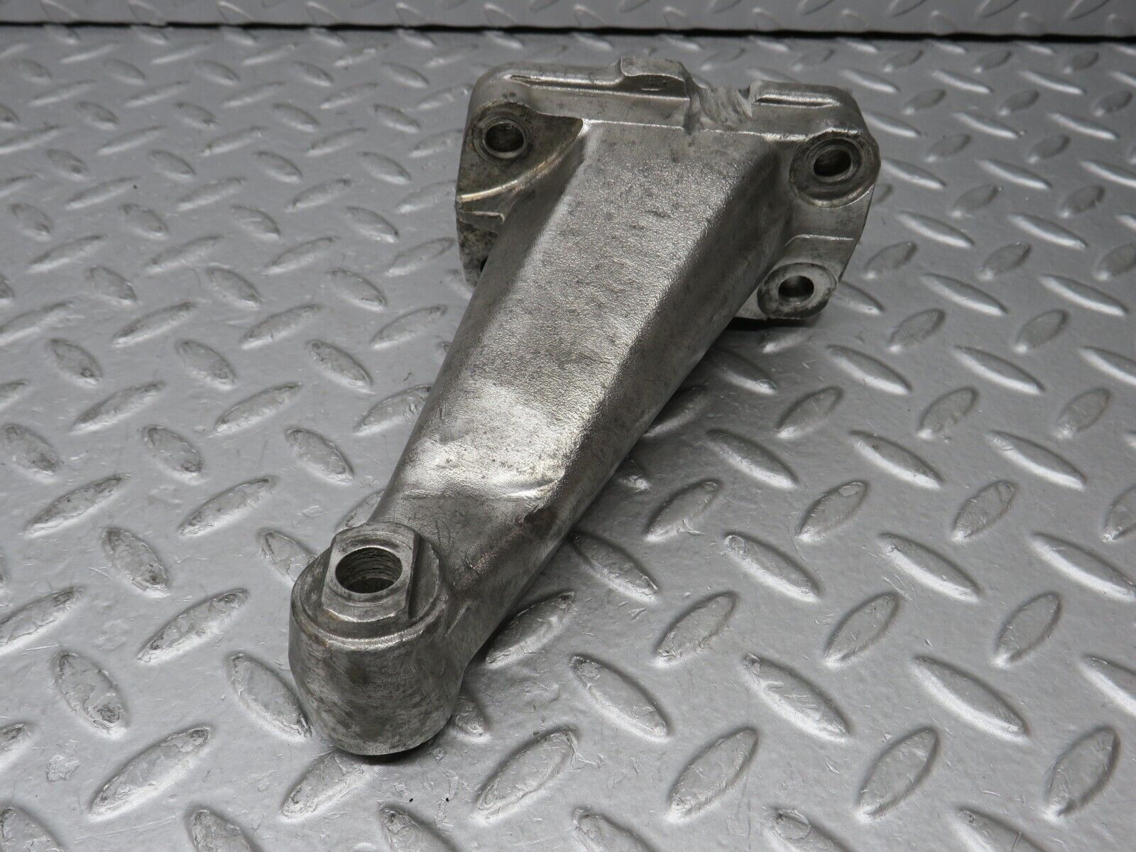 35902 Mercedes-Benz 240D OM616.912 Engine Mount Bracket Left Side 1802233804