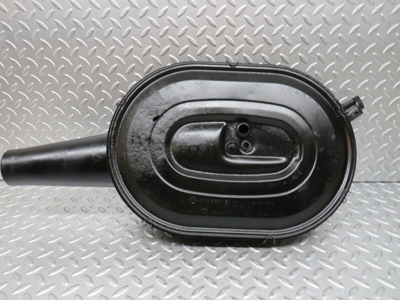 28027 Mercedes-Benz W123 280E Air Filter Box Housing 0100949502