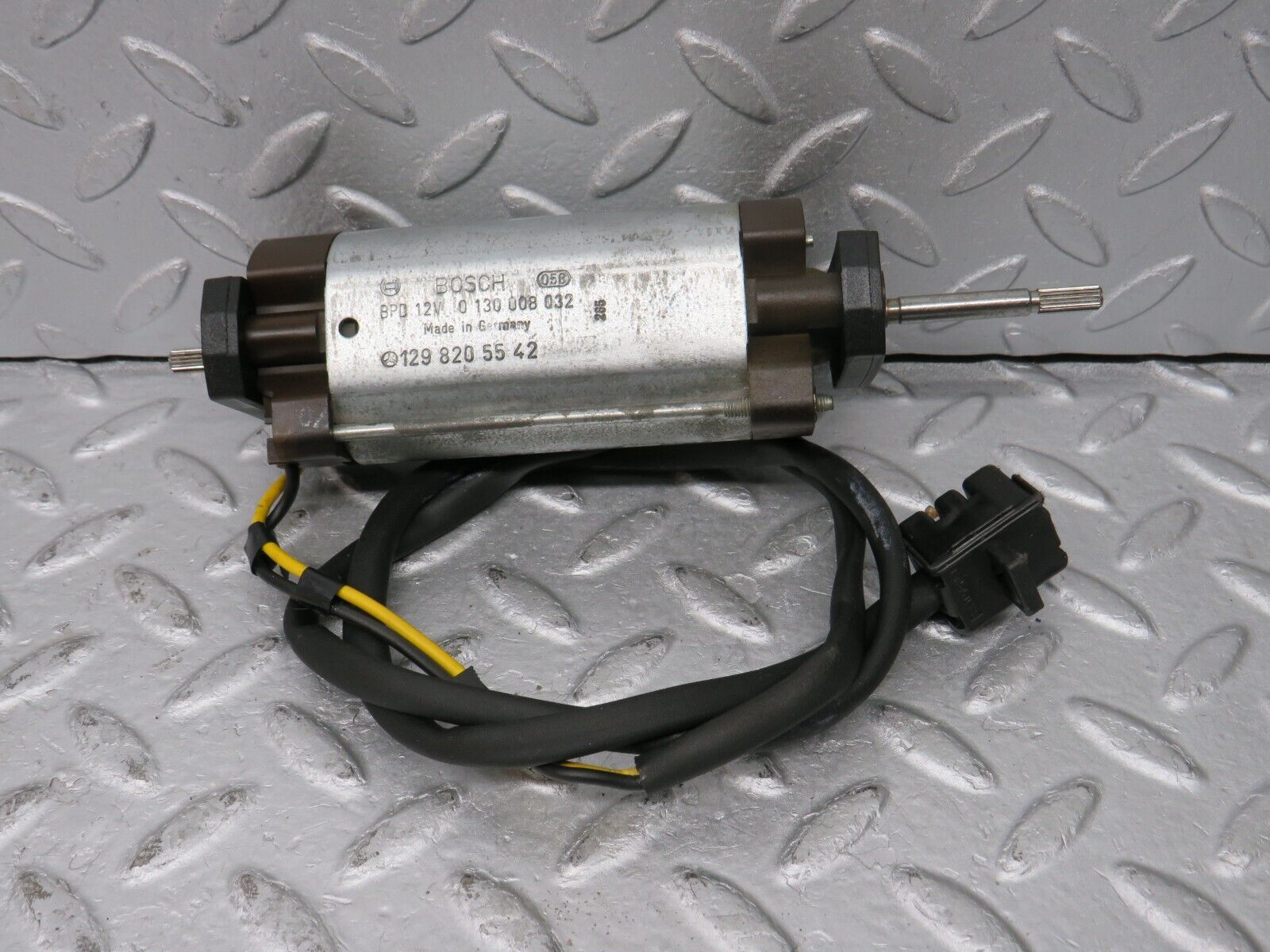 36847 Mercedes-Benz R129 300SL-24 Front Left Seat Adjustment Motor Bosch 1298205542 0130008032