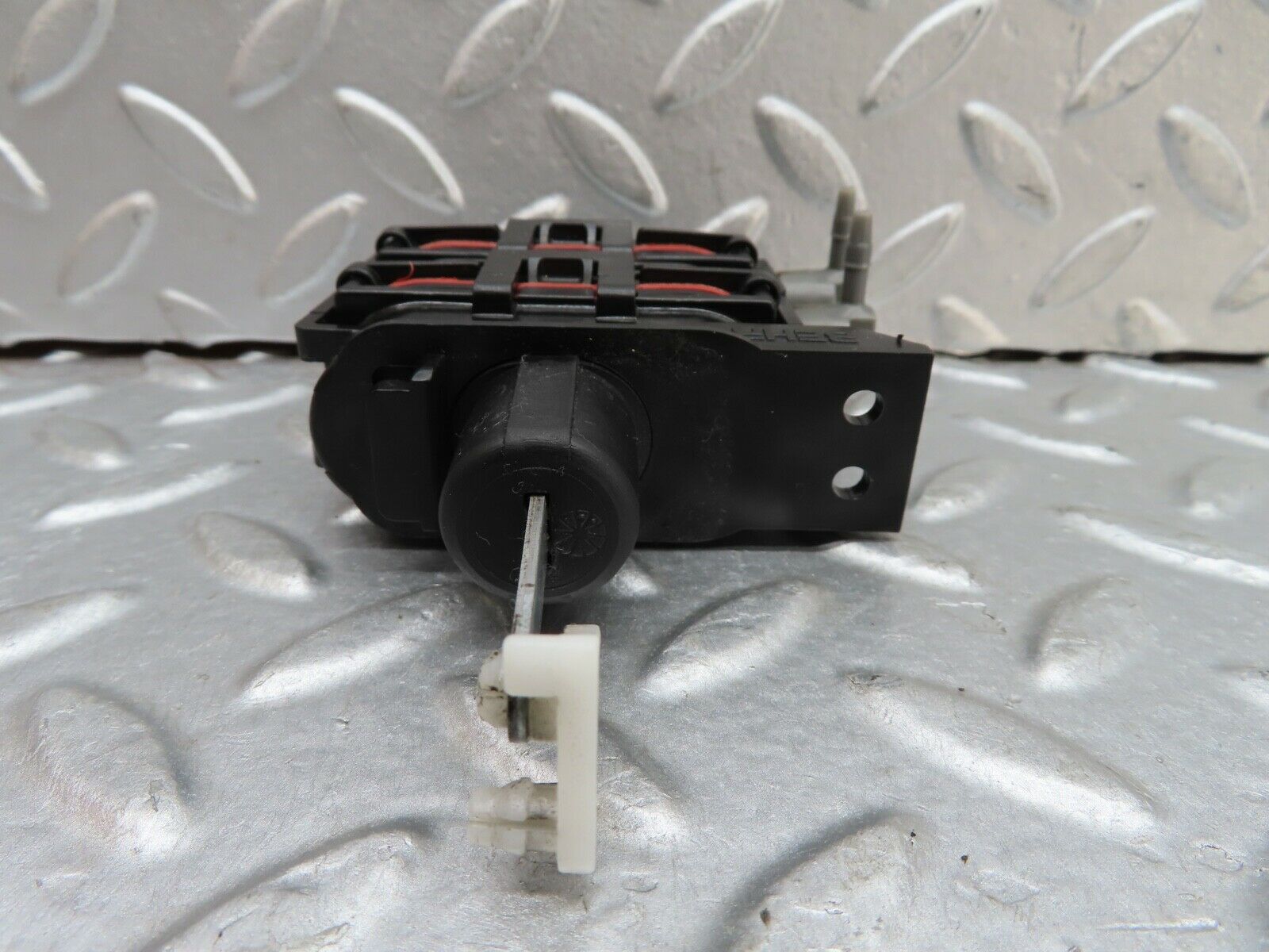 19370 Mercedes-Benz C140 CL420 Coupe Heater Box Vacuum Actuator 9062700252