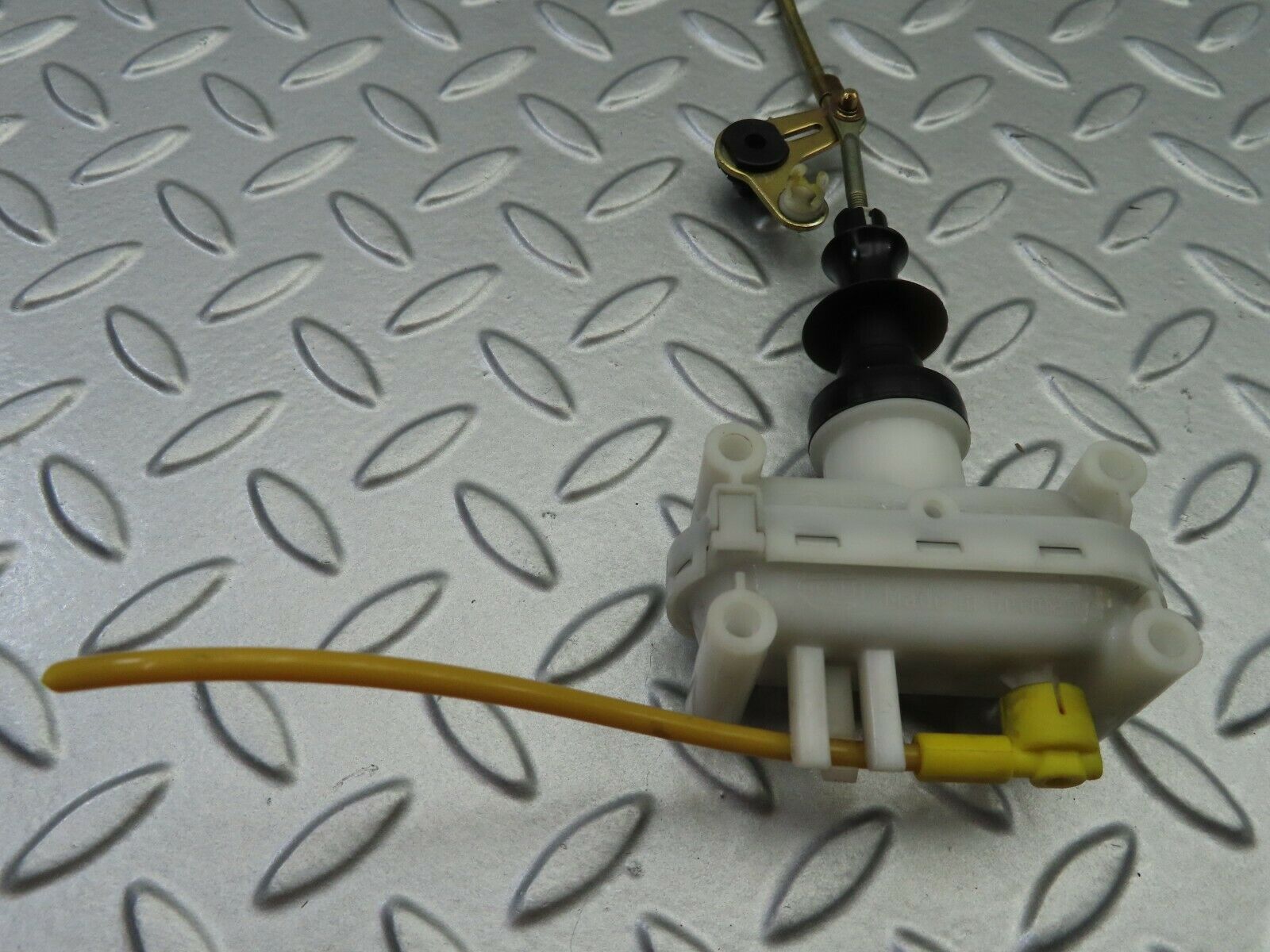 6573 Mercedes-Benz S124 E220 Wagon Door Lock Vacuum Actuator Rear Left